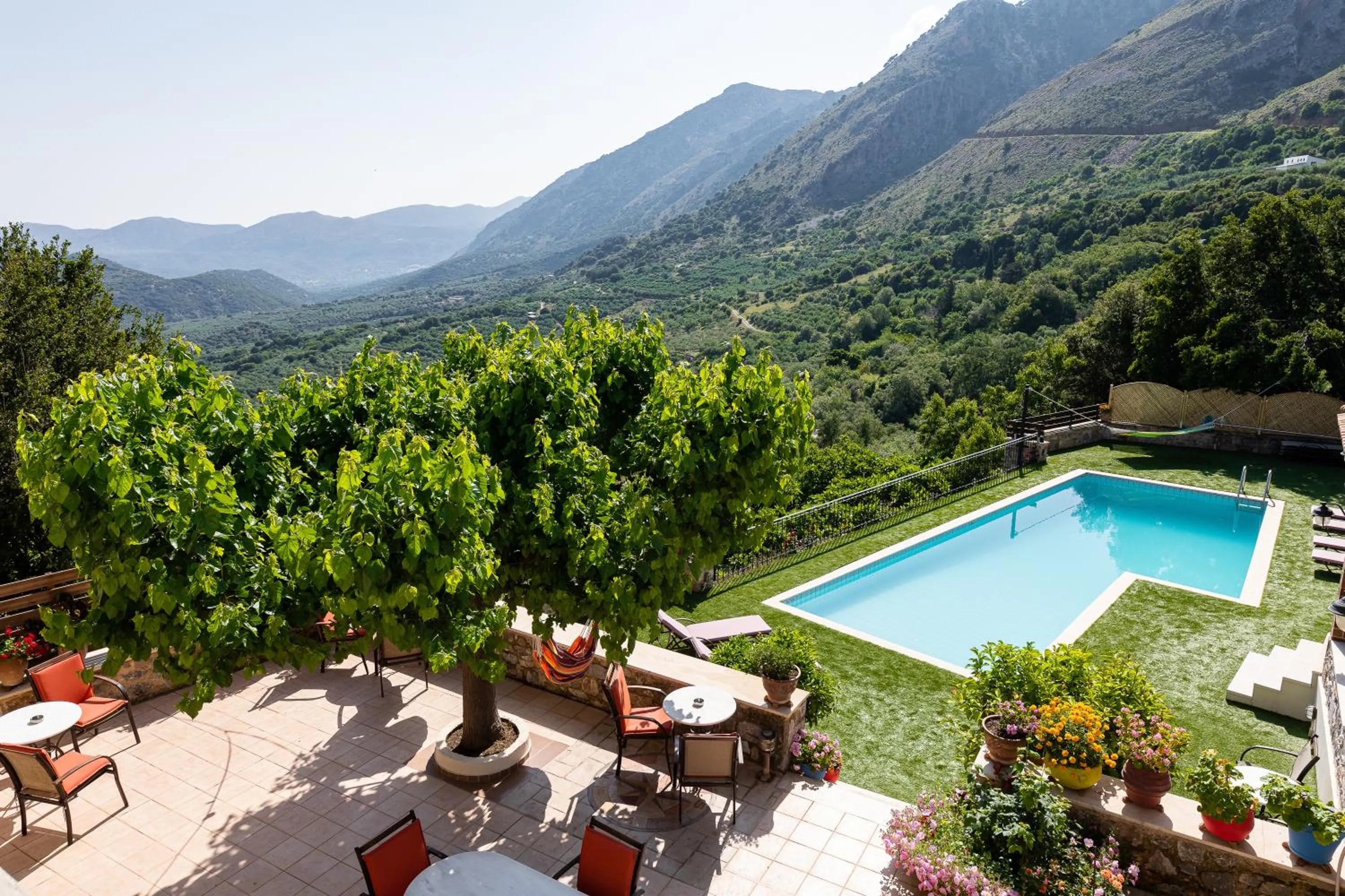 Swimming pool in Metohi Nature Living