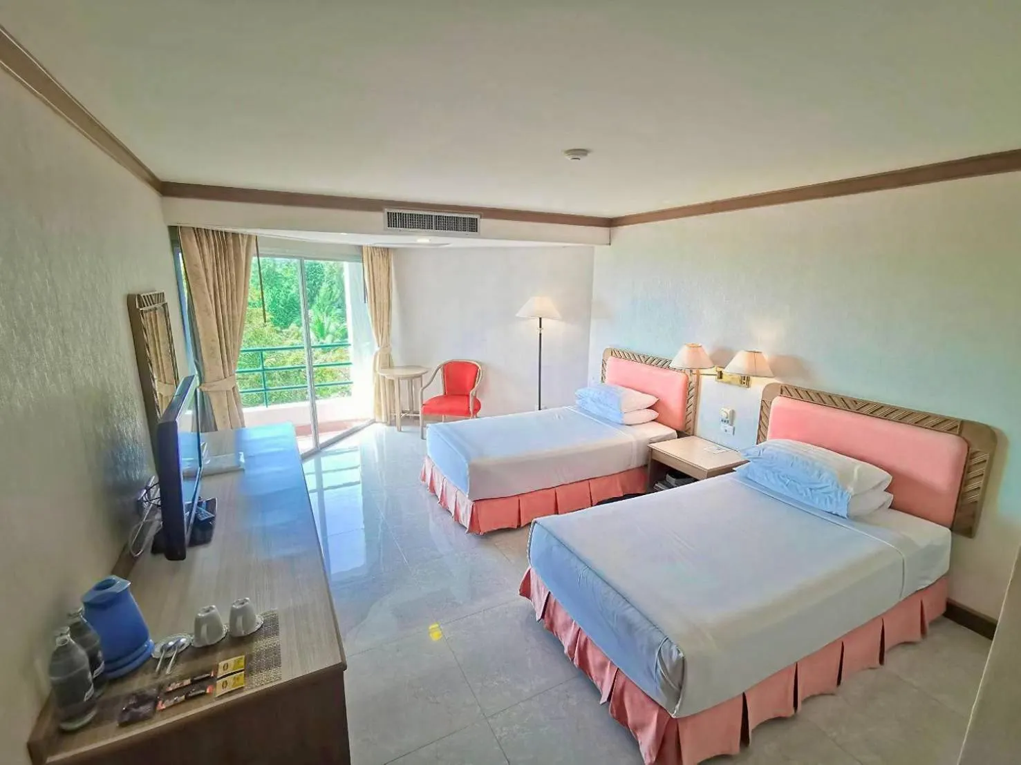 Bed in Khanom Golden Beach Hotel
