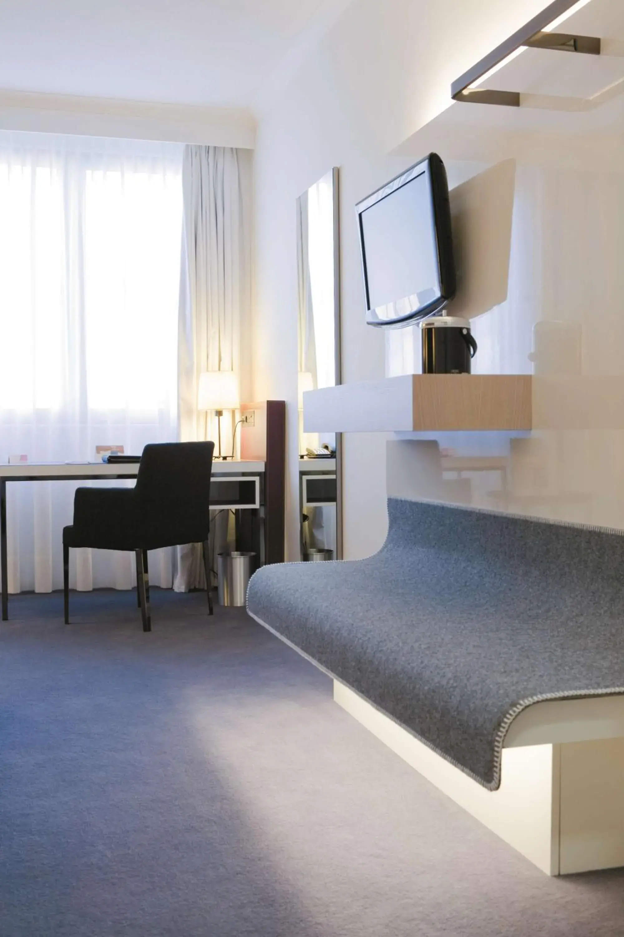 Photo of the whole room, Bed in Radisson Blu Waterfront Hotel, Jersey Photo of the whole room, Bed in Radisson Blu Waterfront Hotel, Jersey