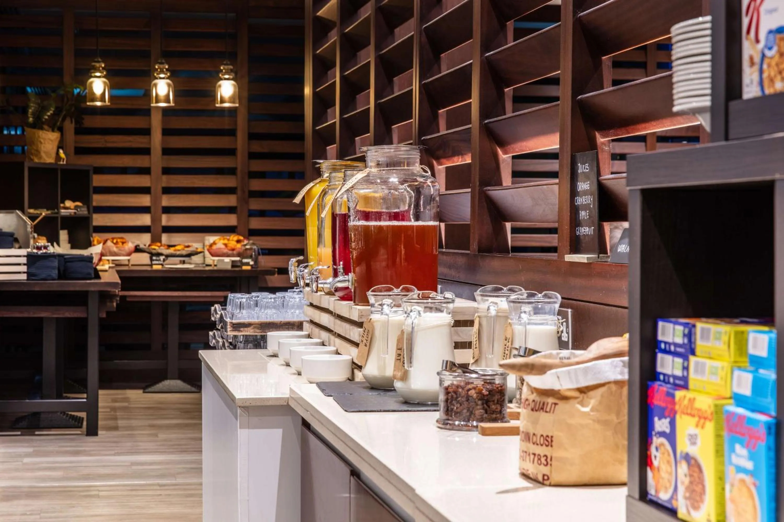 Restaurant/places to eat in Radisson Blu Waterfront Hotel, Jersey