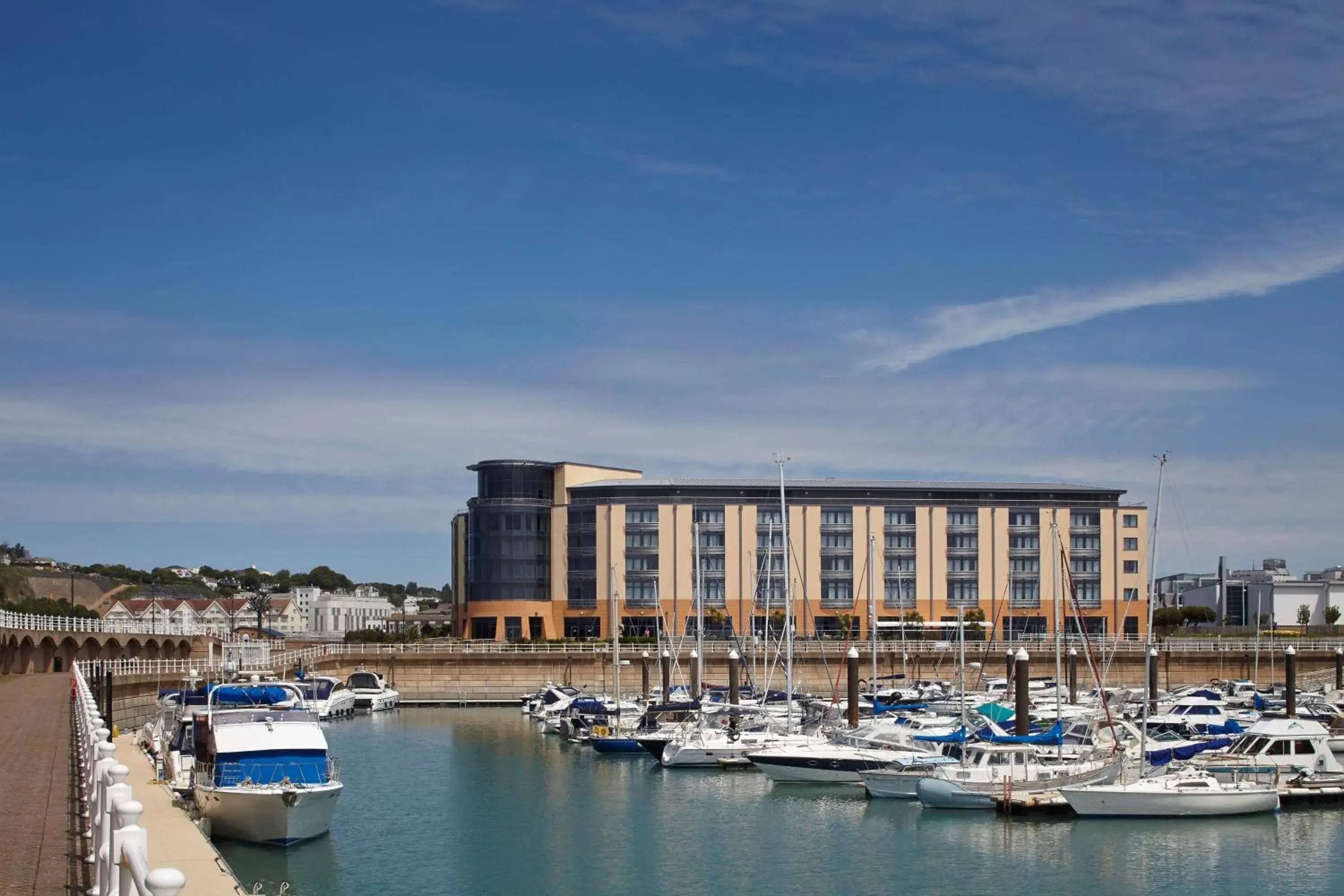 Property building in Radisson Blu Waterfront Hotel, Jersey Property building in Radisson Blu Waterfront Hotel, Jersey