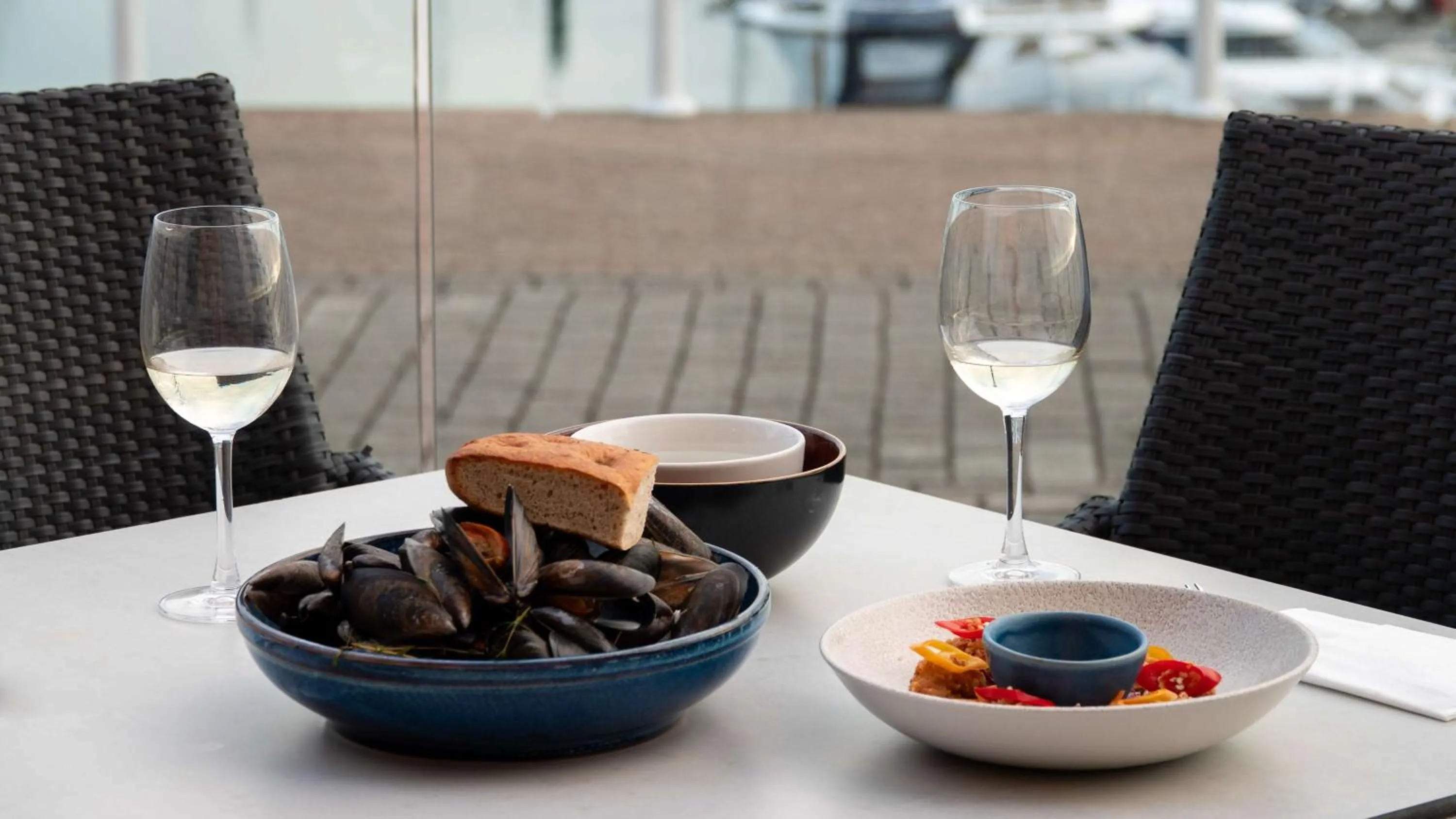 Food and drinks in Radisson Blu Waterfront Hotel, Jersey