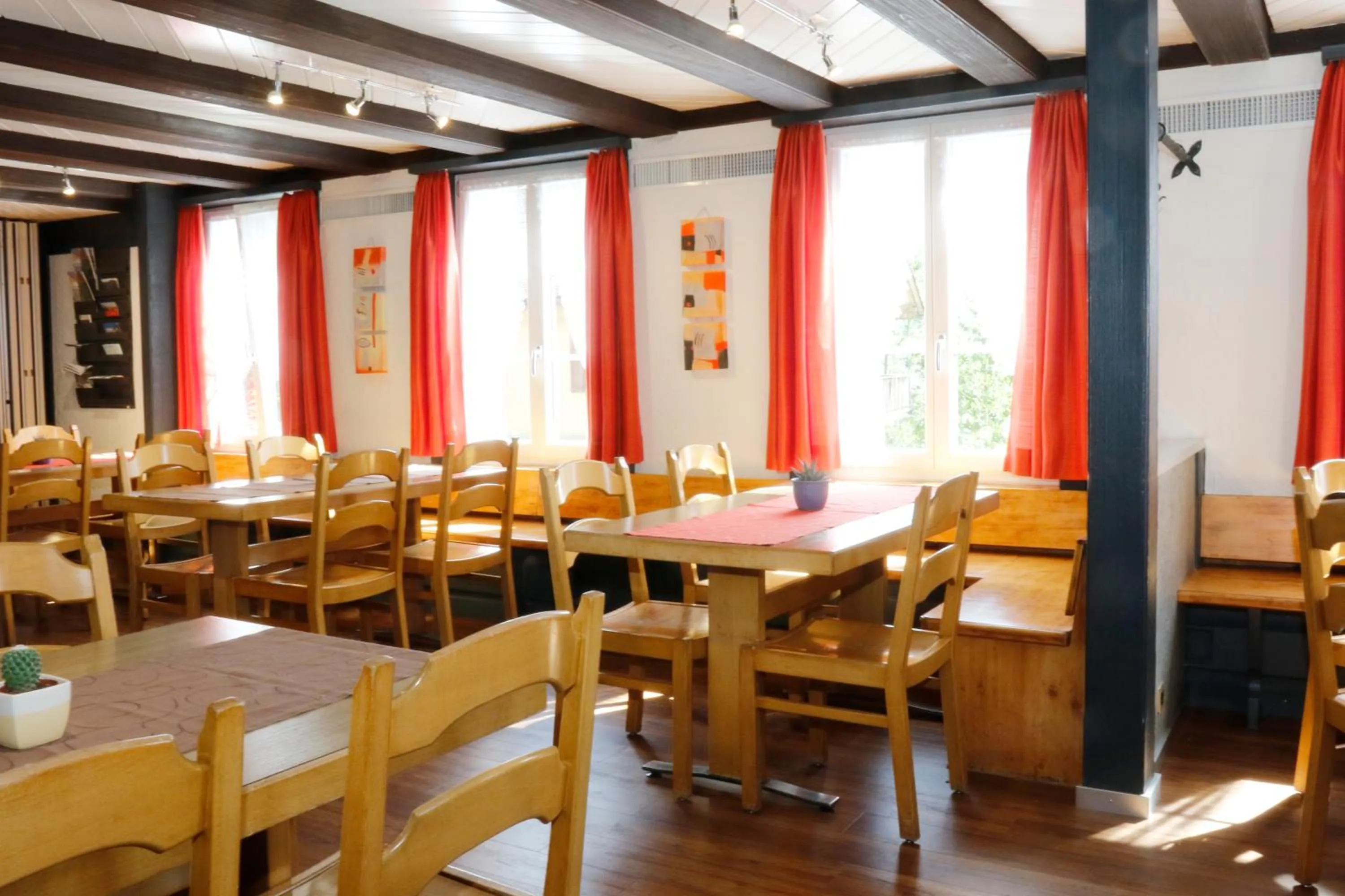 Restaurant/places to eat in Hotel Krone