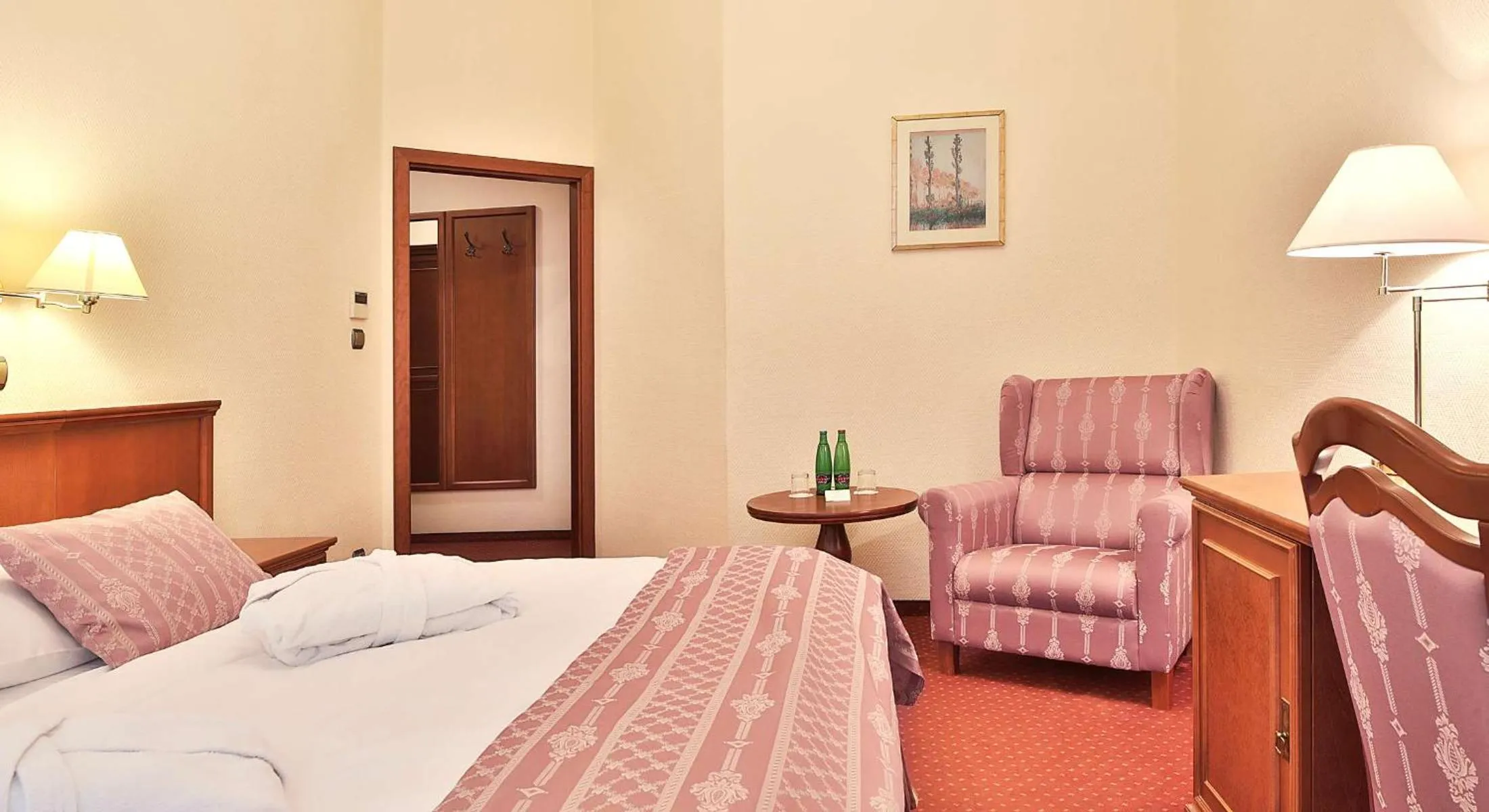 Bedroom, Bed in Olympia Wellness Hotel