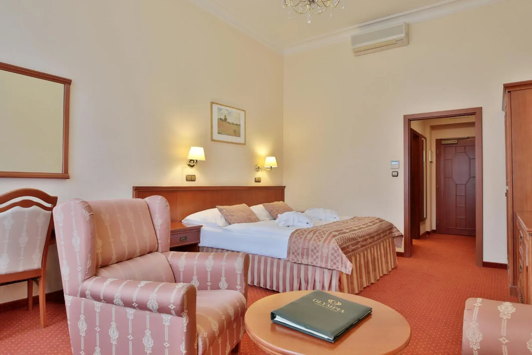 Bed in Olympia Wellness Hotel Bed in Olympia Wellness Hotel