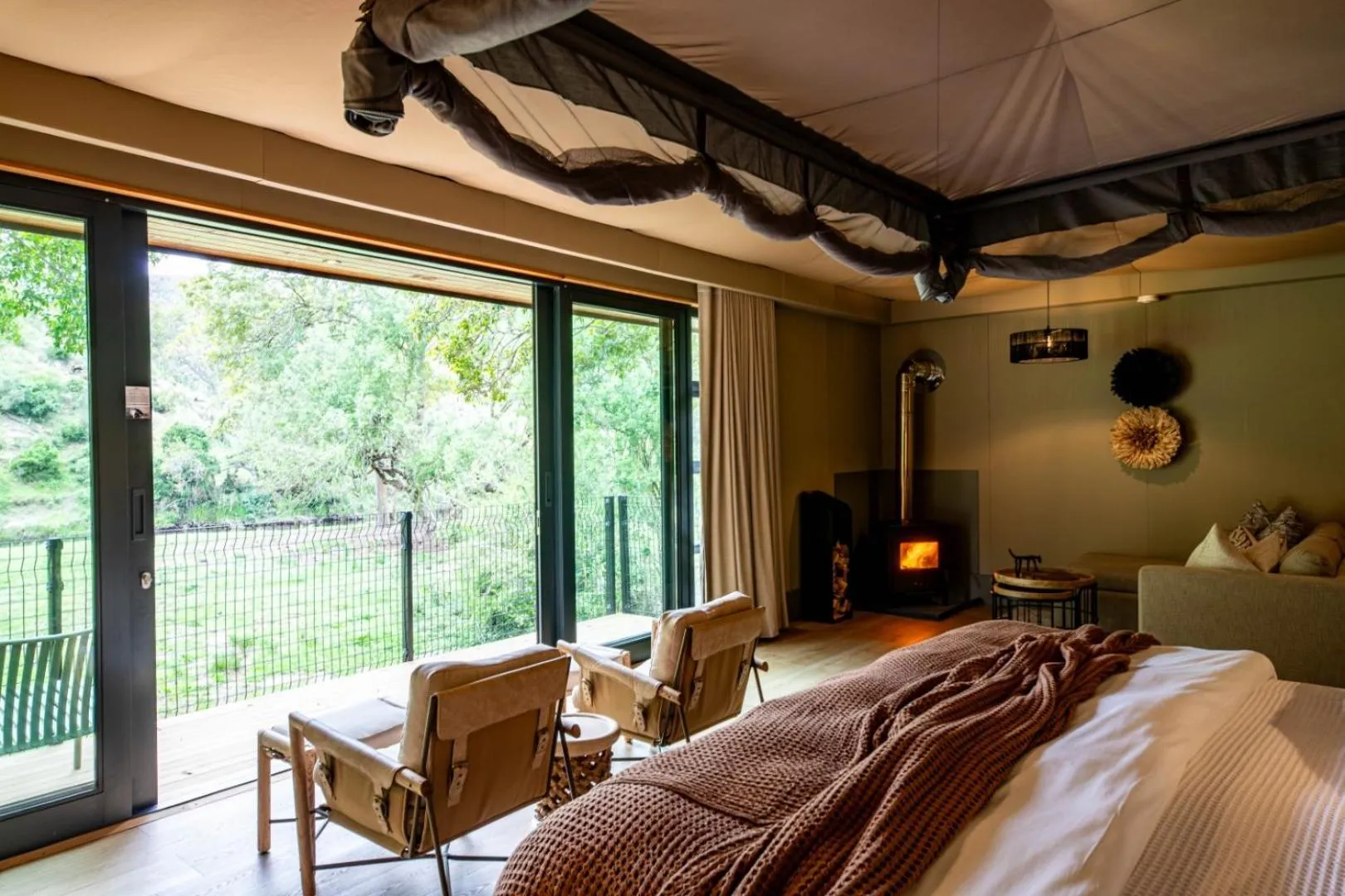 Balcony/Terrace, Bed in Botlierskop Tented Lodge
