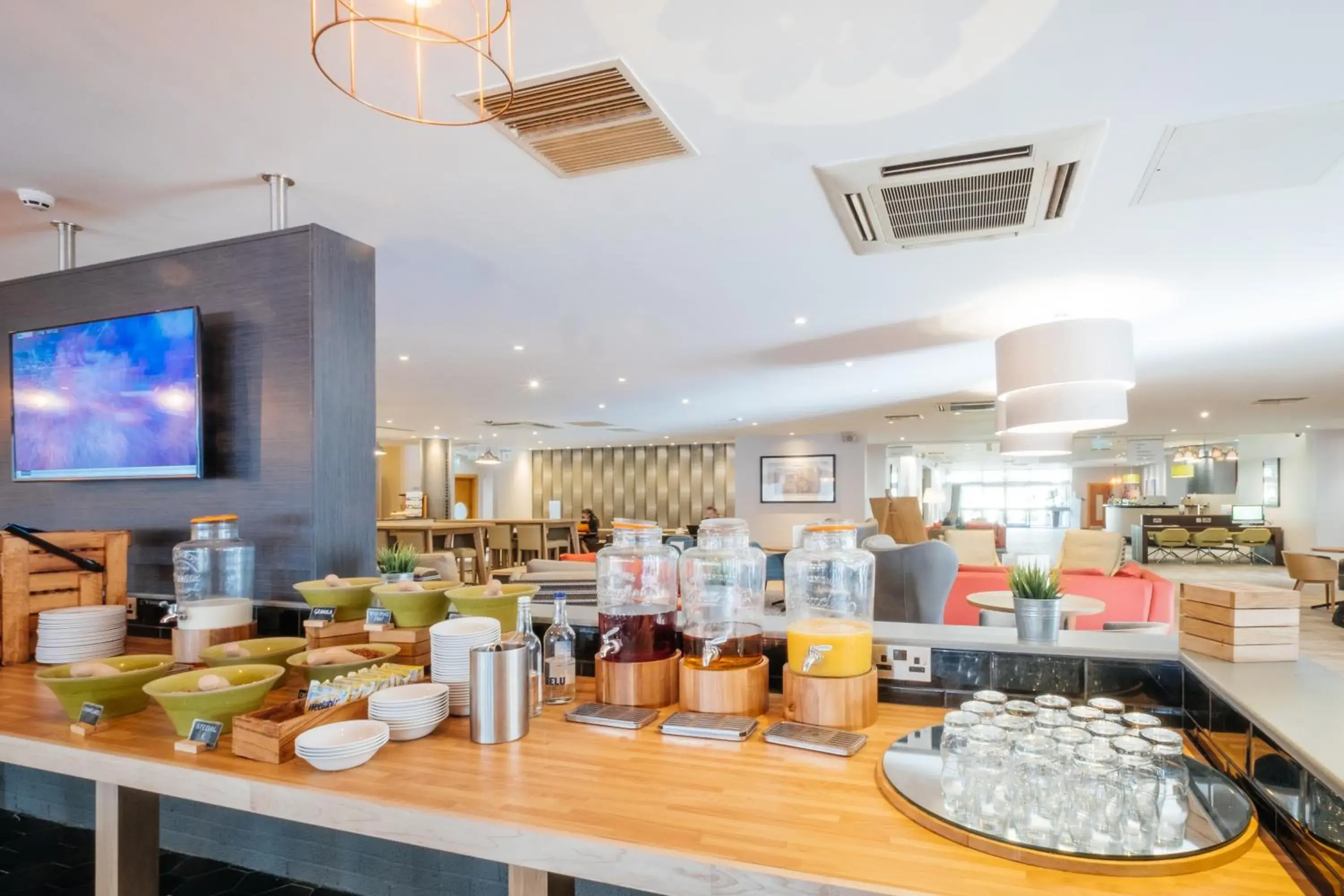 Restaurant/places to eat in Holiday Inn Coventry M6, J2 by IHG Restaurant/places to eat in Holiday Inn Coventry M6, J2 by IHG