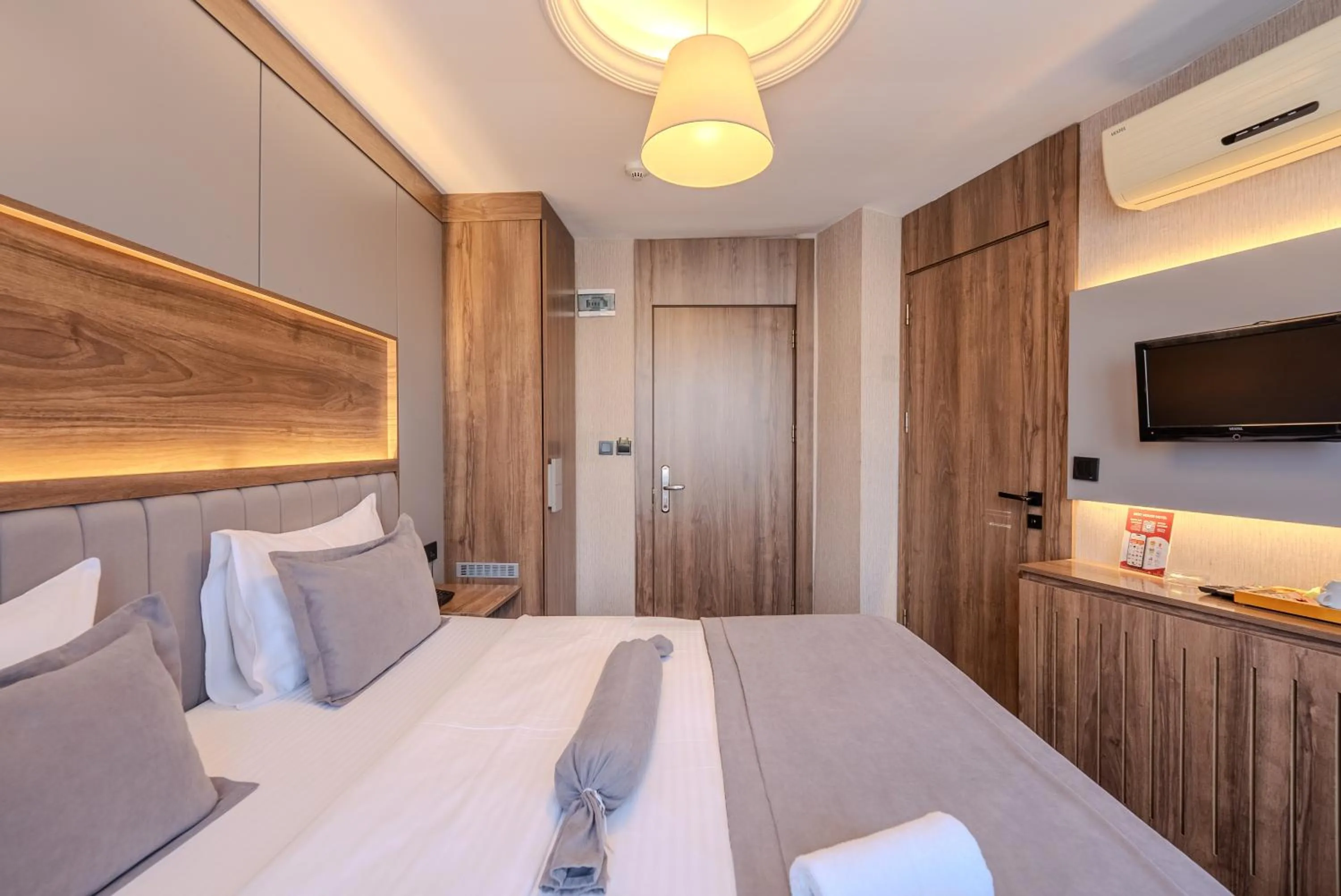 Bed in Best House Hotel OLD TOWN