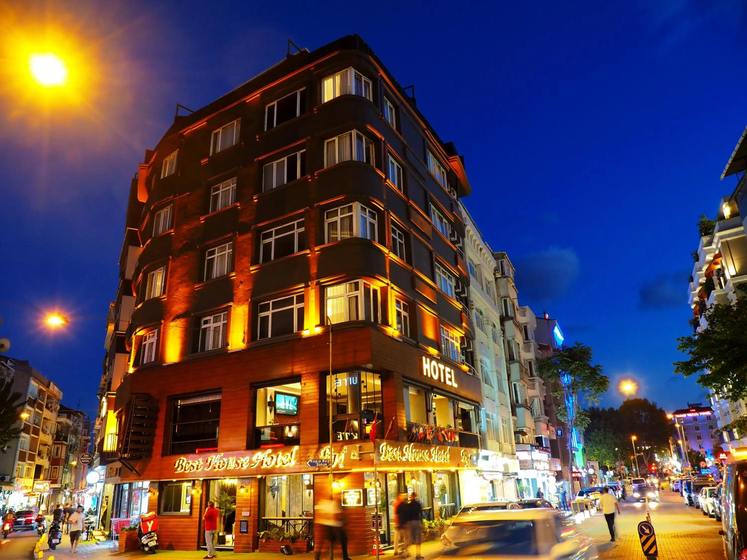 Property building in Best House Hotel OLD TOWN