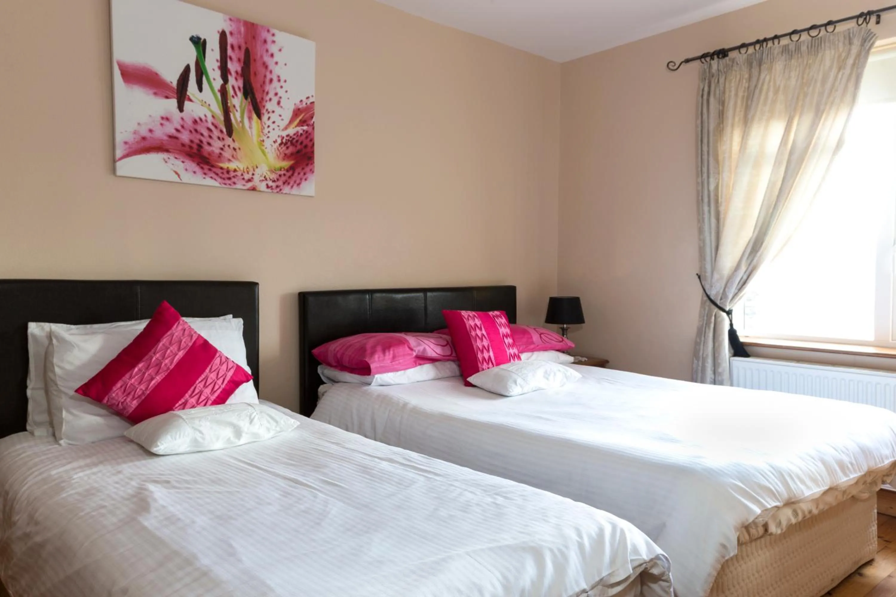 Photo of the whole room, Bed in Carraig Liath House