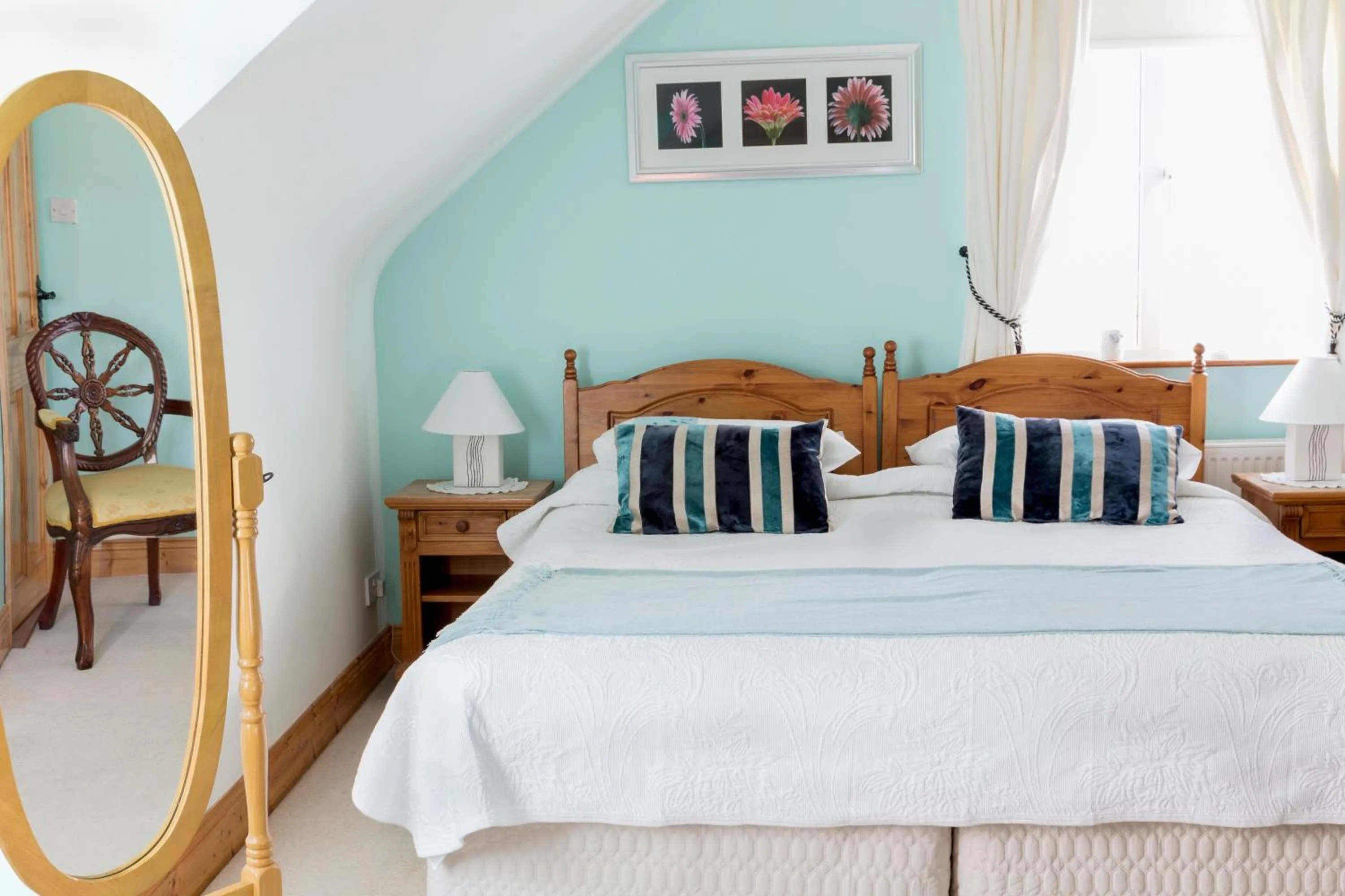 Bedroom, Bed in Carraig Liath House