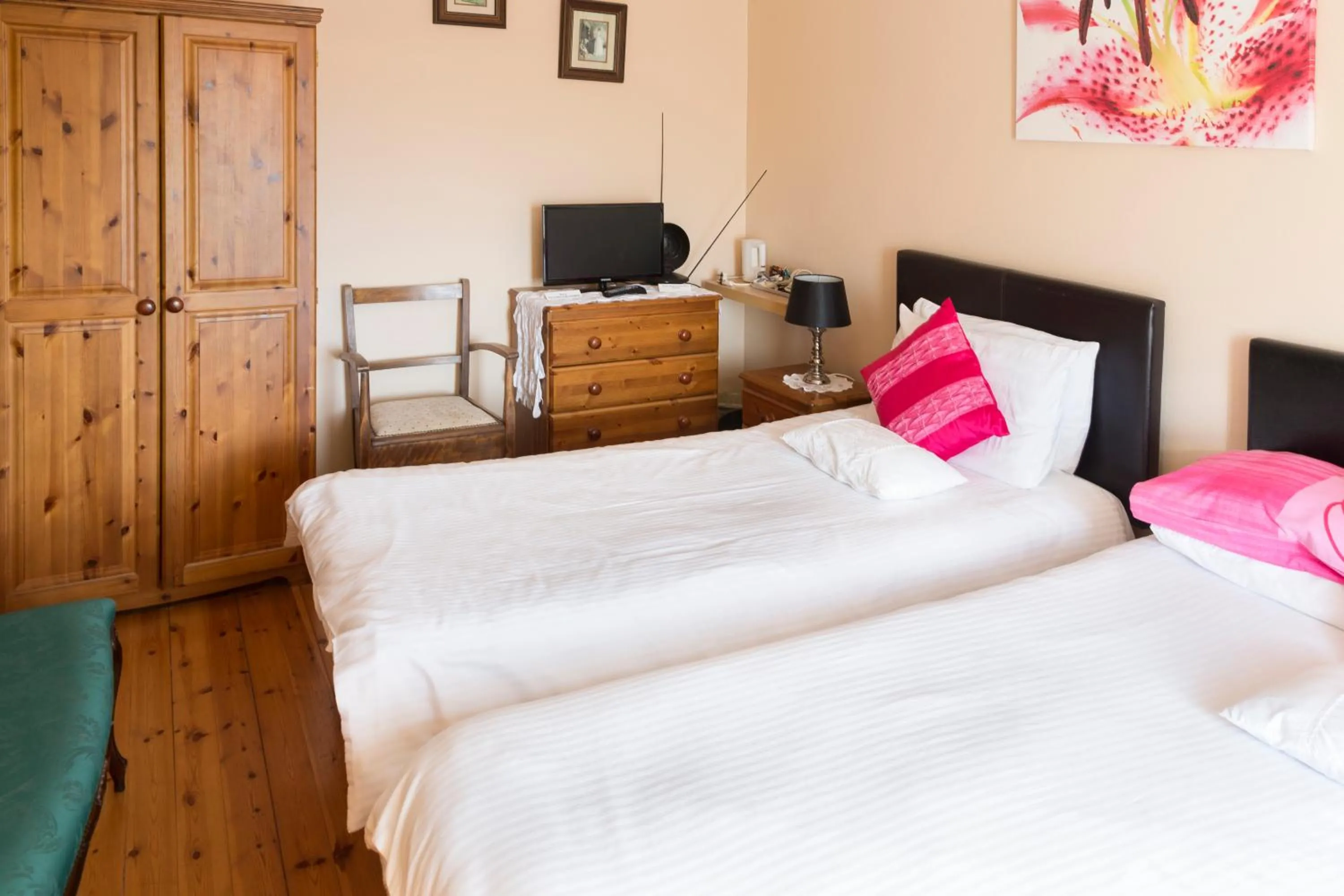 Bedroom, Bed in Carraig Liath House