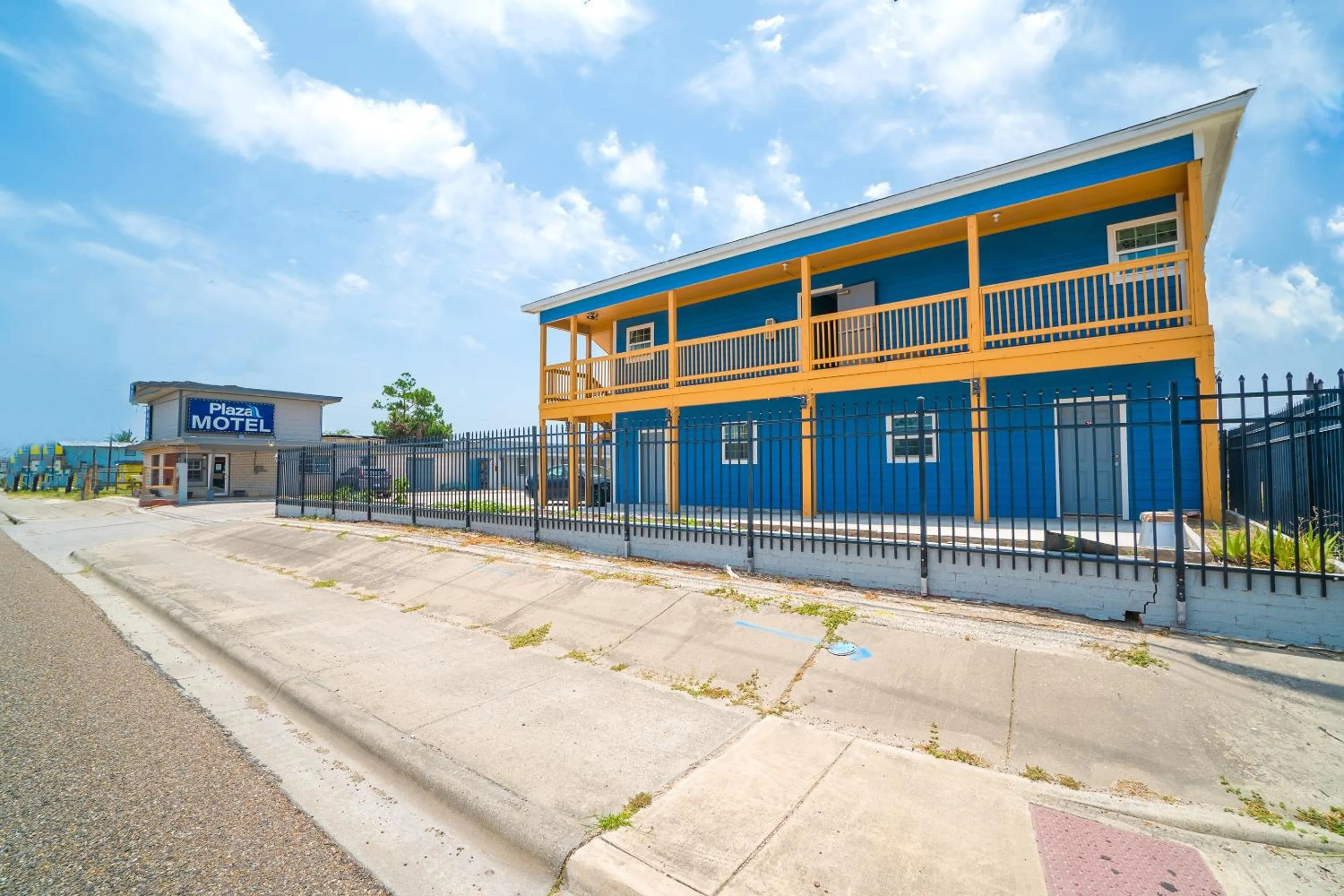 Facade/entrance in Plaza Motel Corpus Christi by OYO