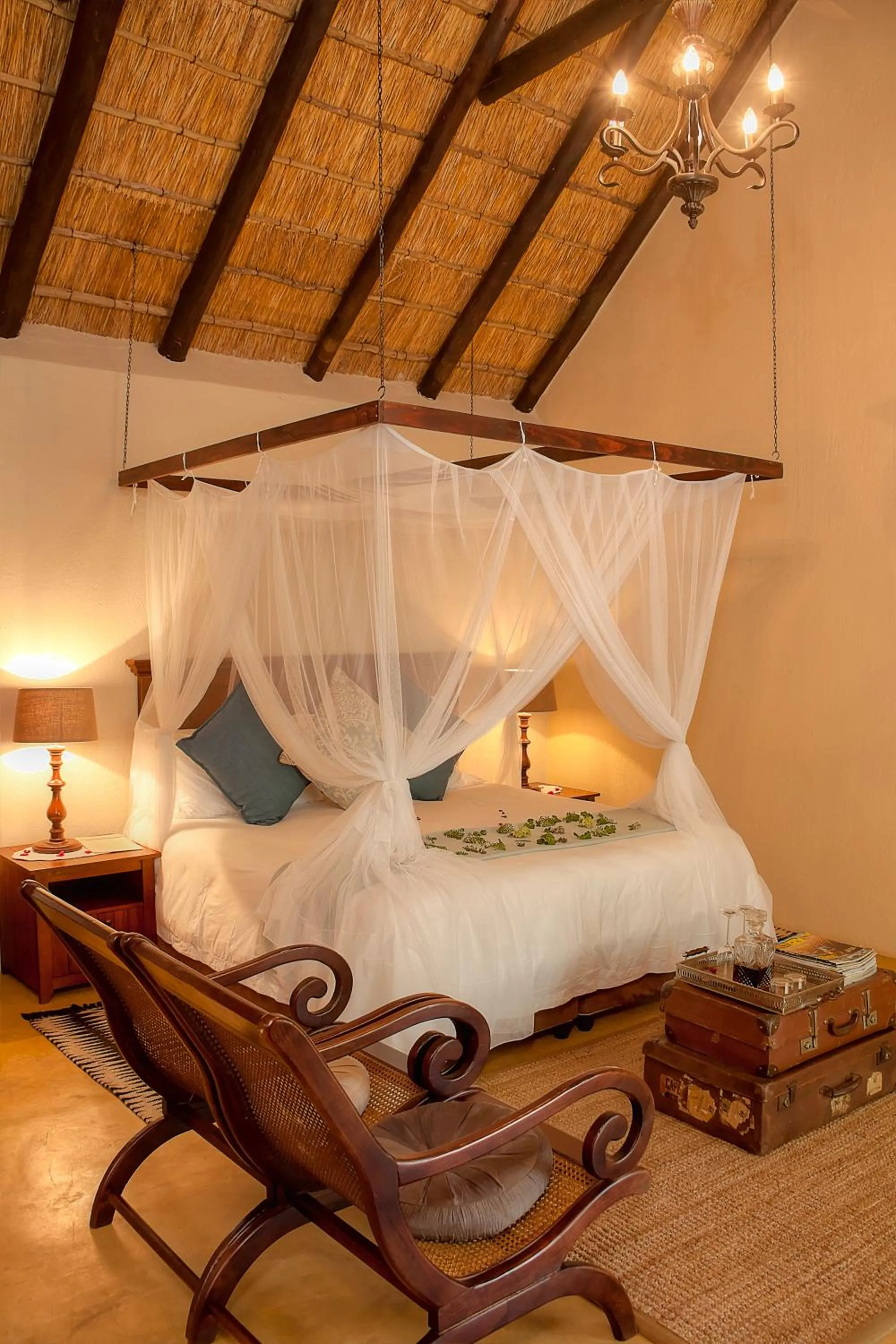 Bed in Mvuradona Safari Lodge