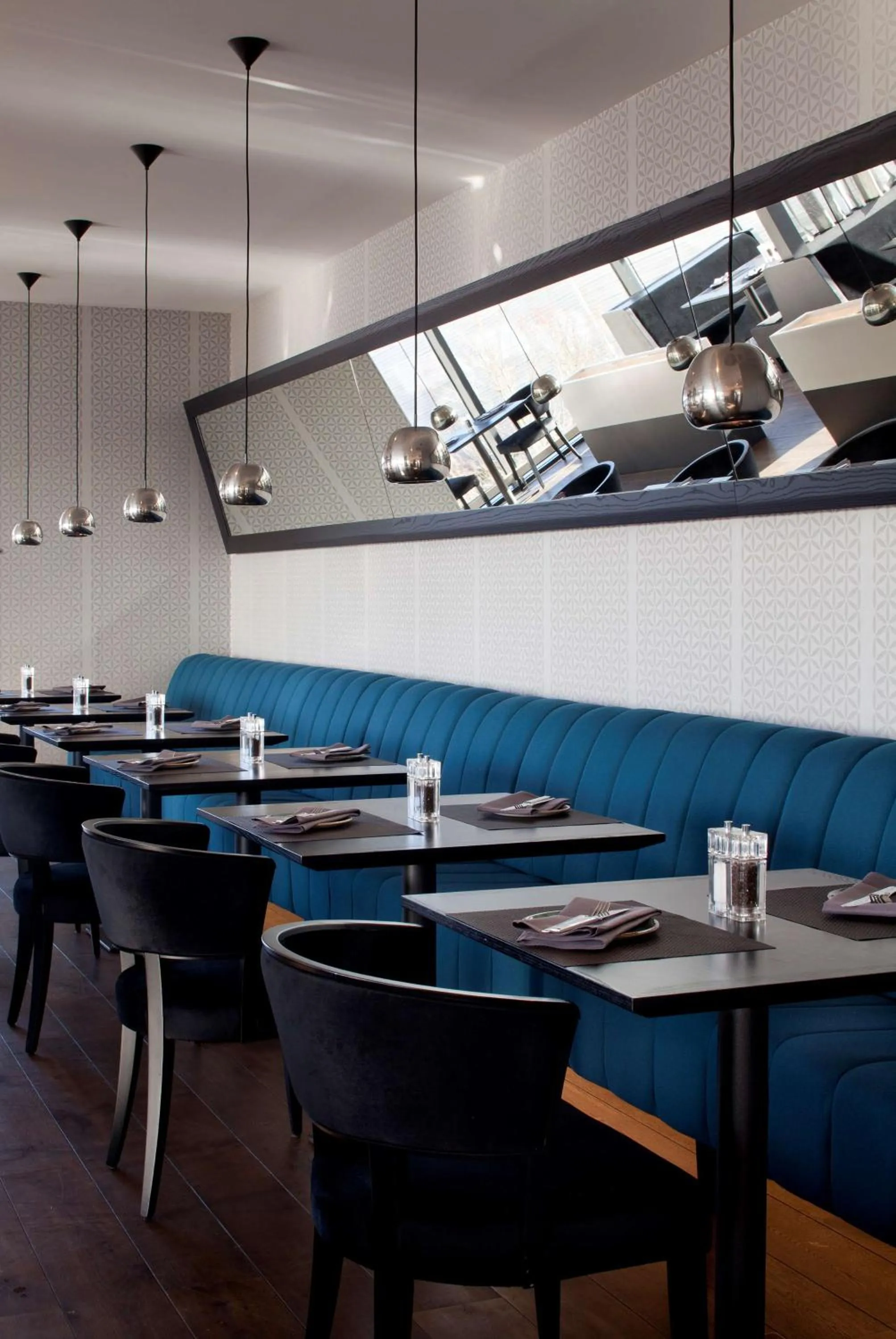 Restaurant/places to eat in Radisson Blu Manchester Airport