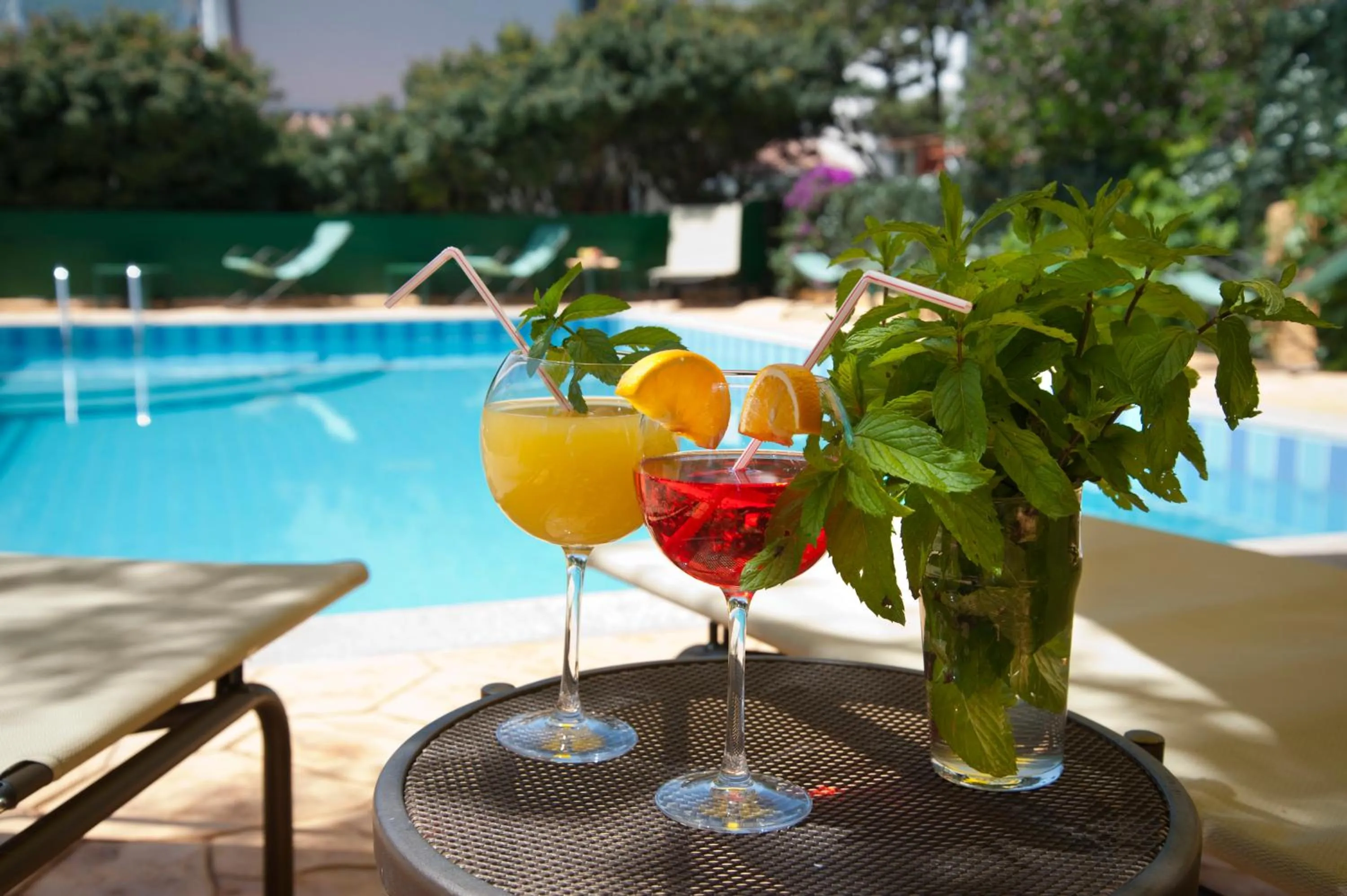 Swimming pool in Hotel La Playa