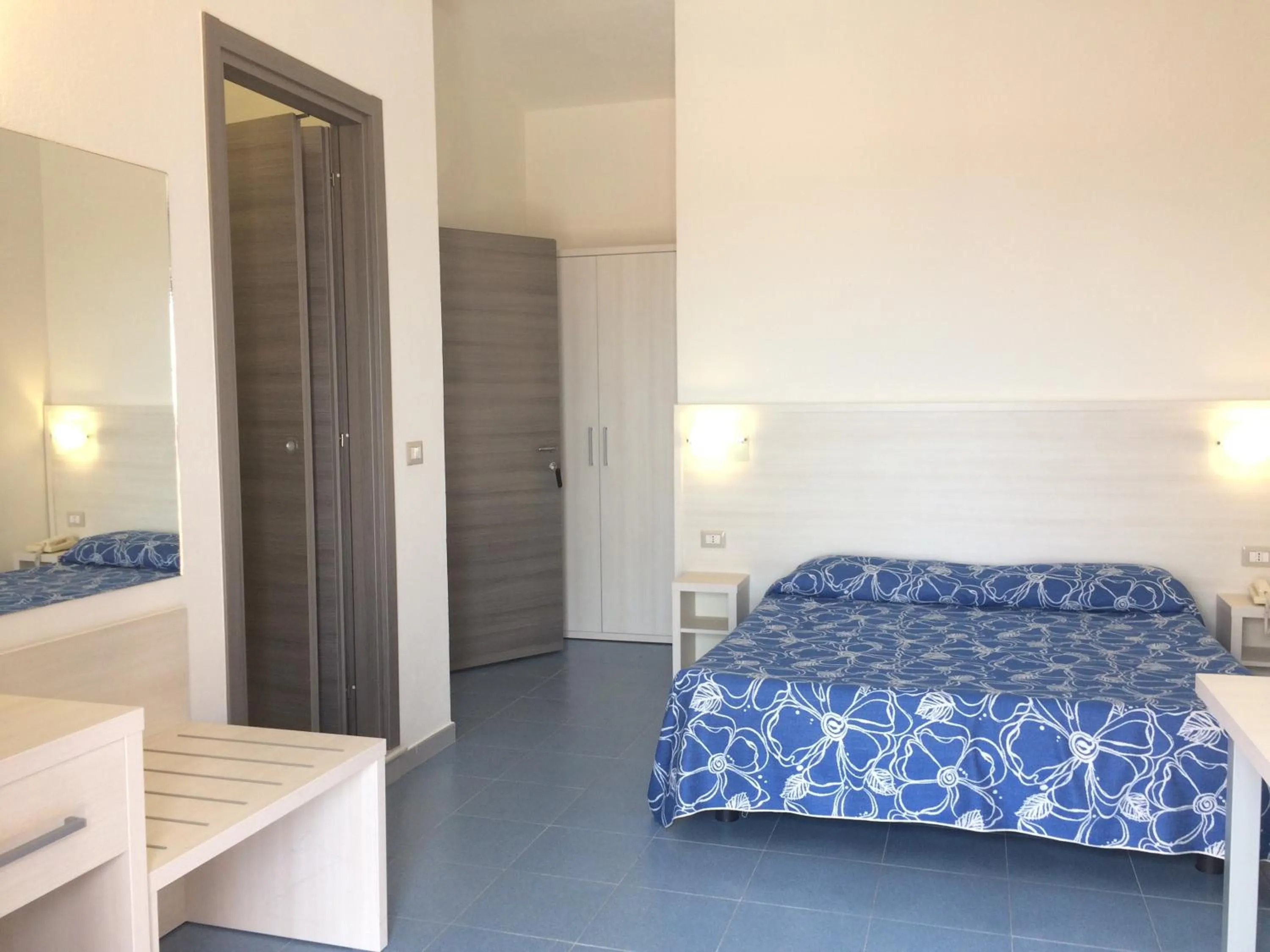 Bed in Hotel La Playa