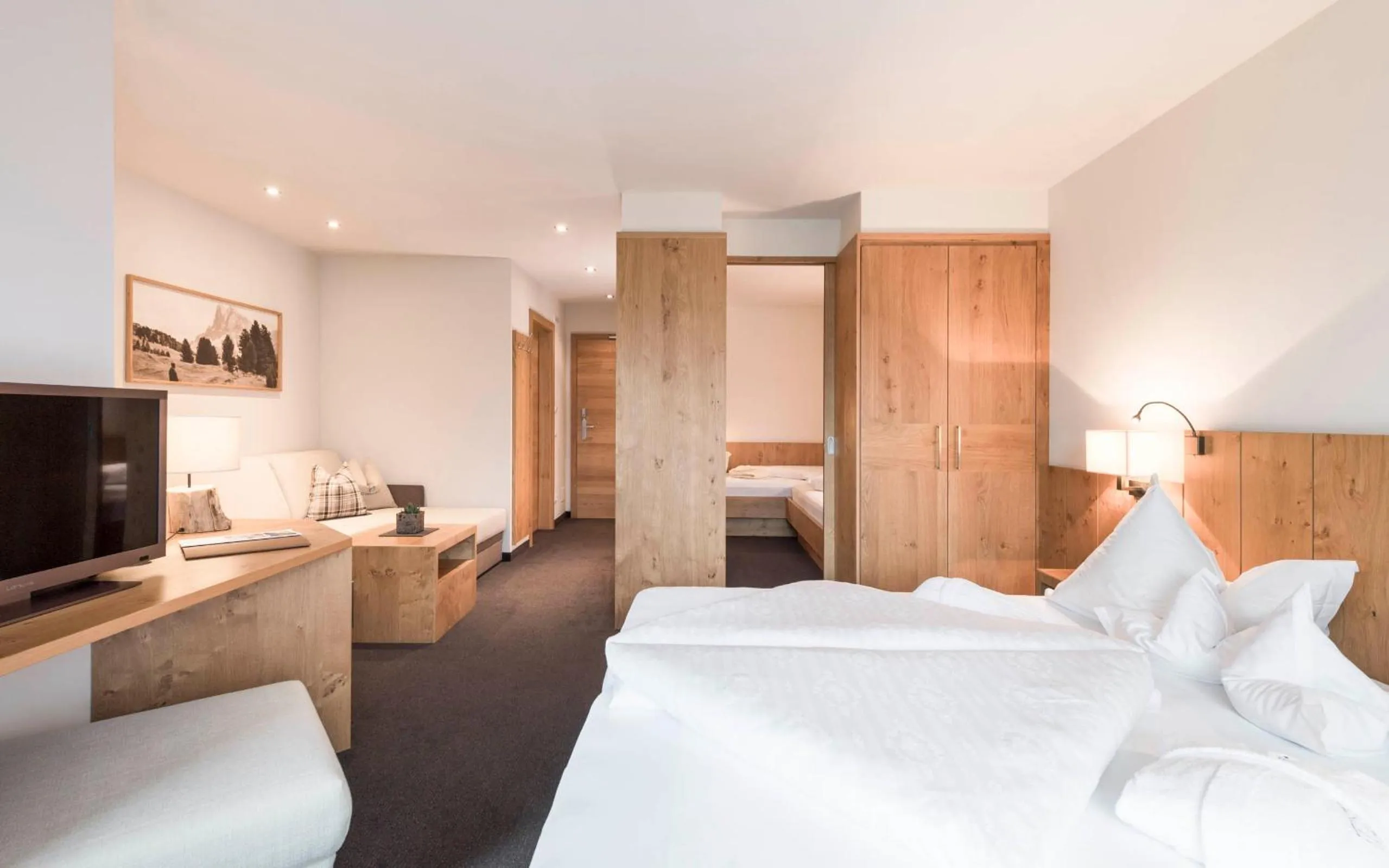 Shower, Bed in Hotel Gasserhof