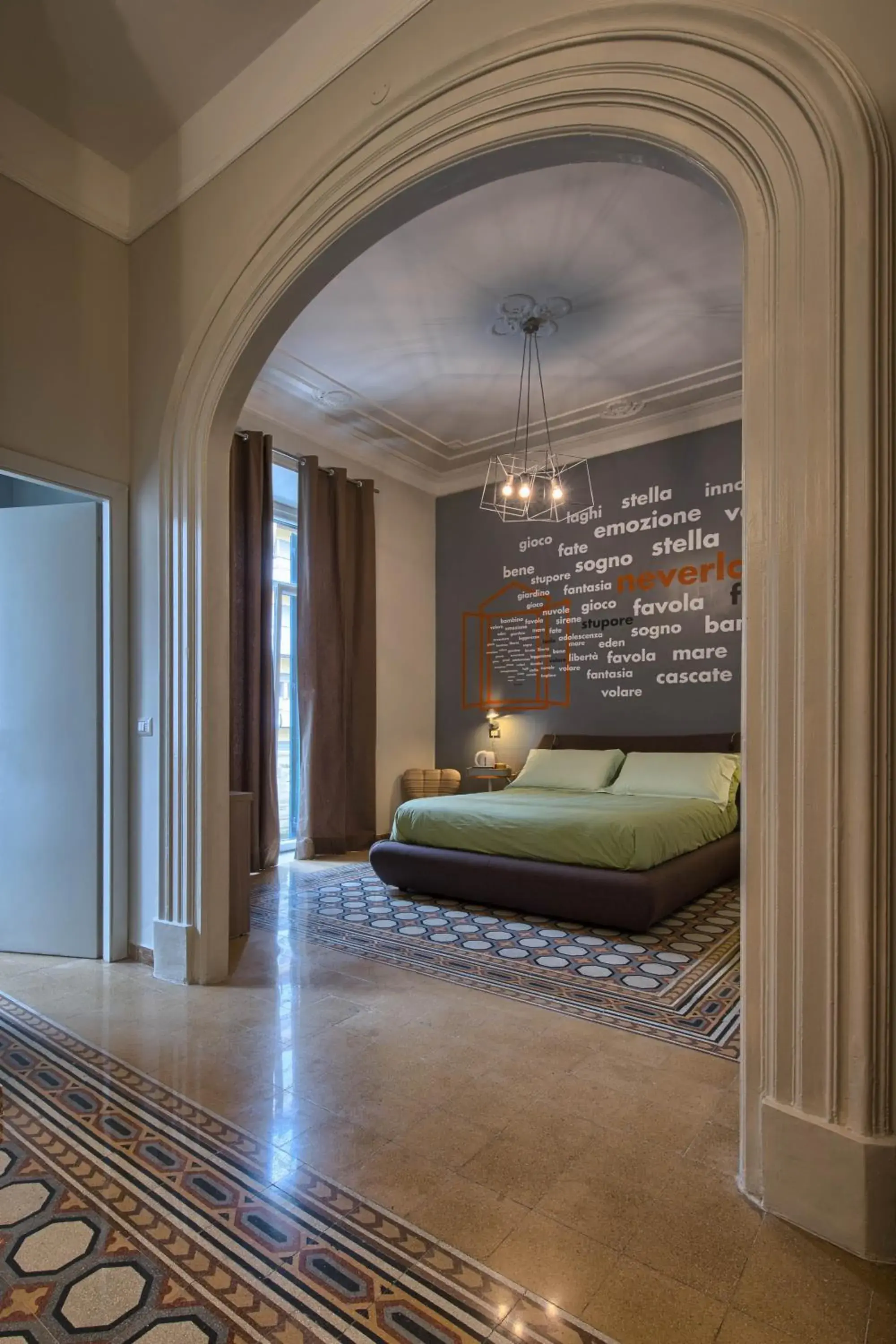 Photo of the whole room, Bed in The Pope's Window Photo of the whole room, Bed in The Pope's Window