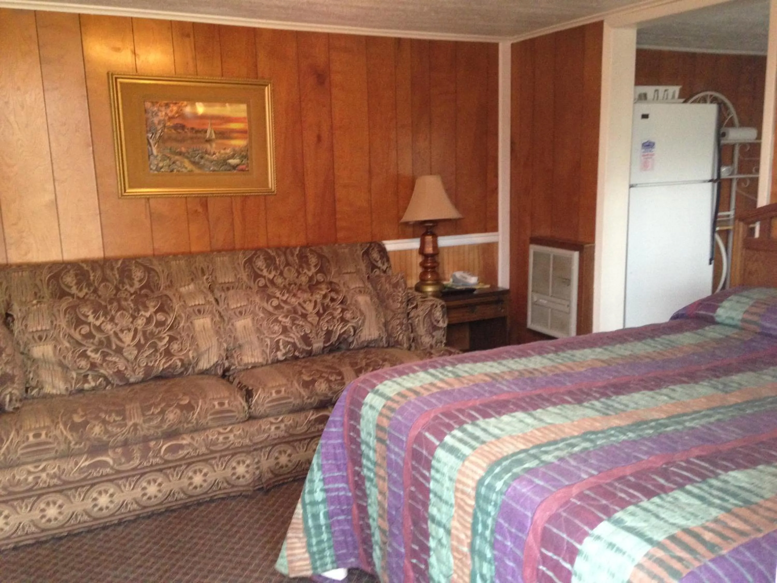 Phillips Historic Motel & Cottages