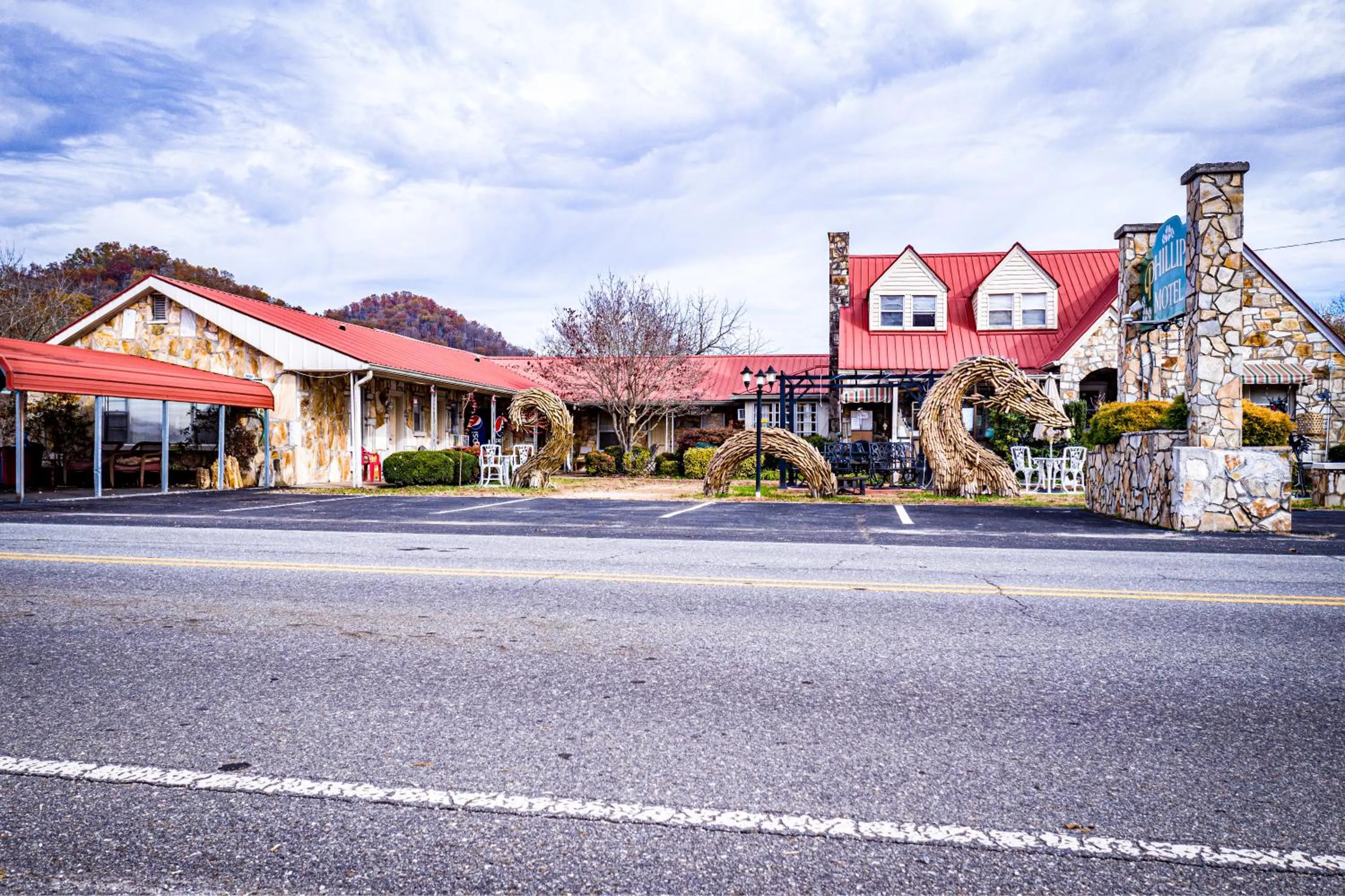 Phillips Historic Motel & Cottages