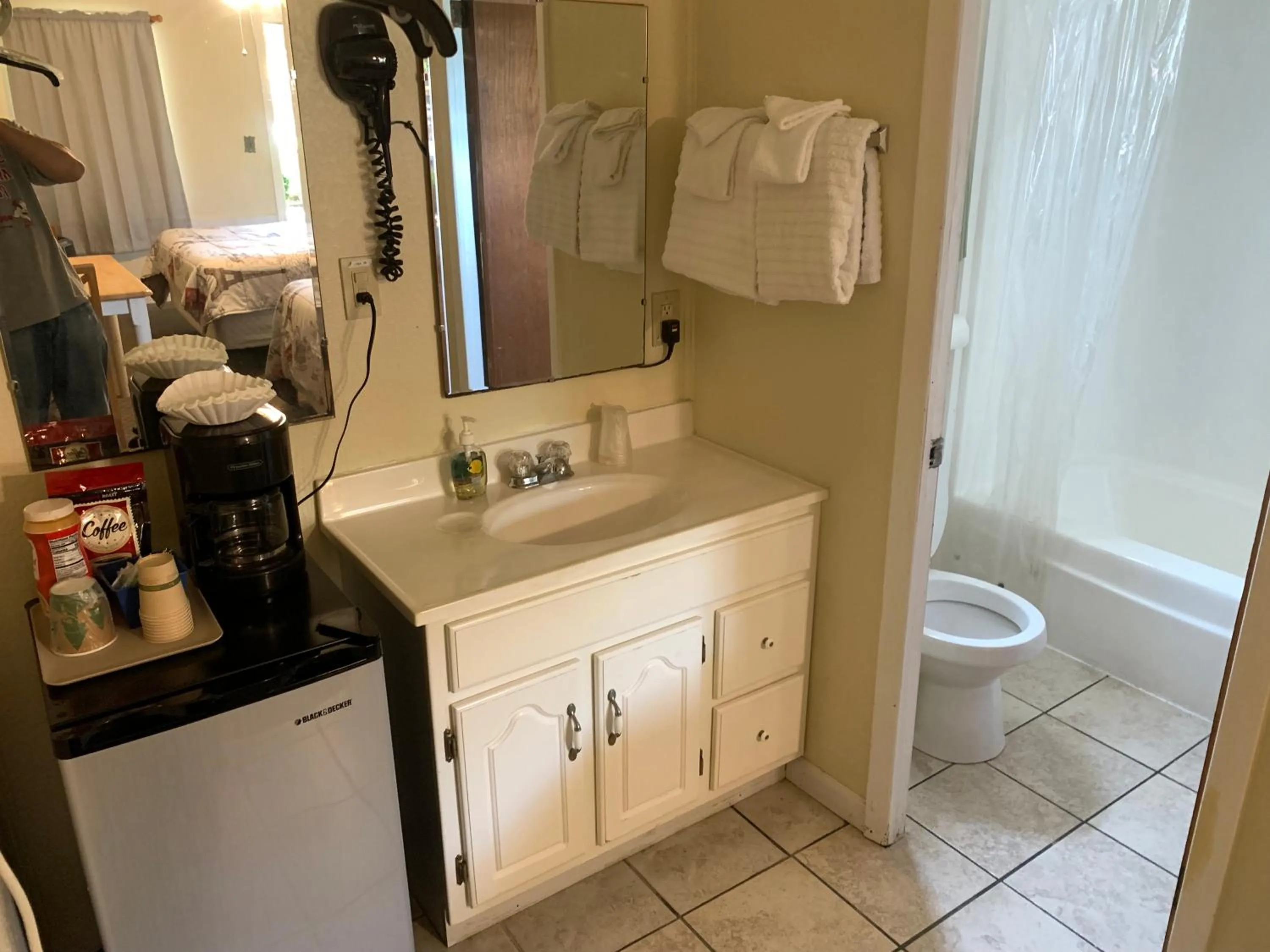 Phillips Historic Motel & Cottages