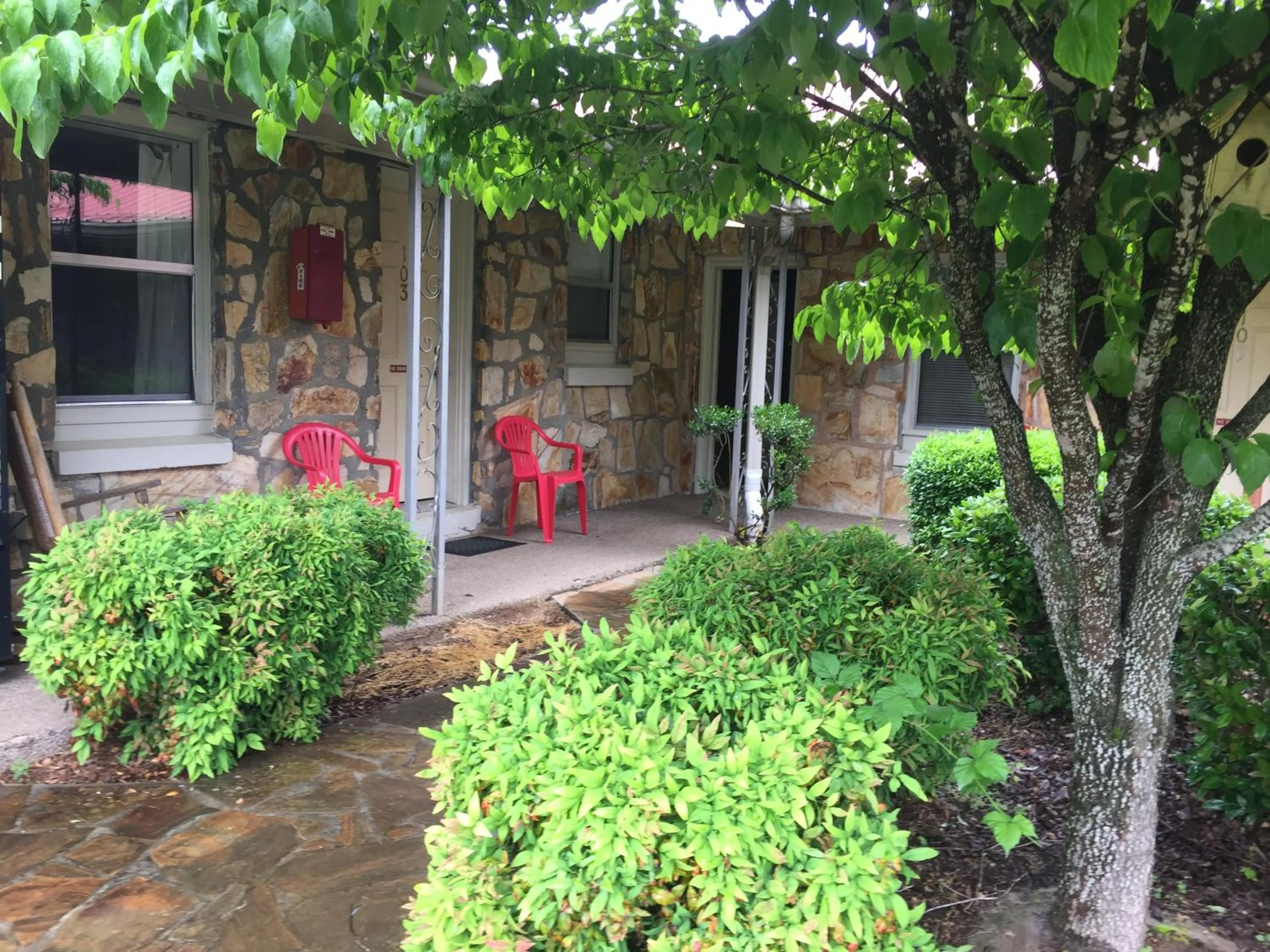 Phillips Historic Motel & Cottages