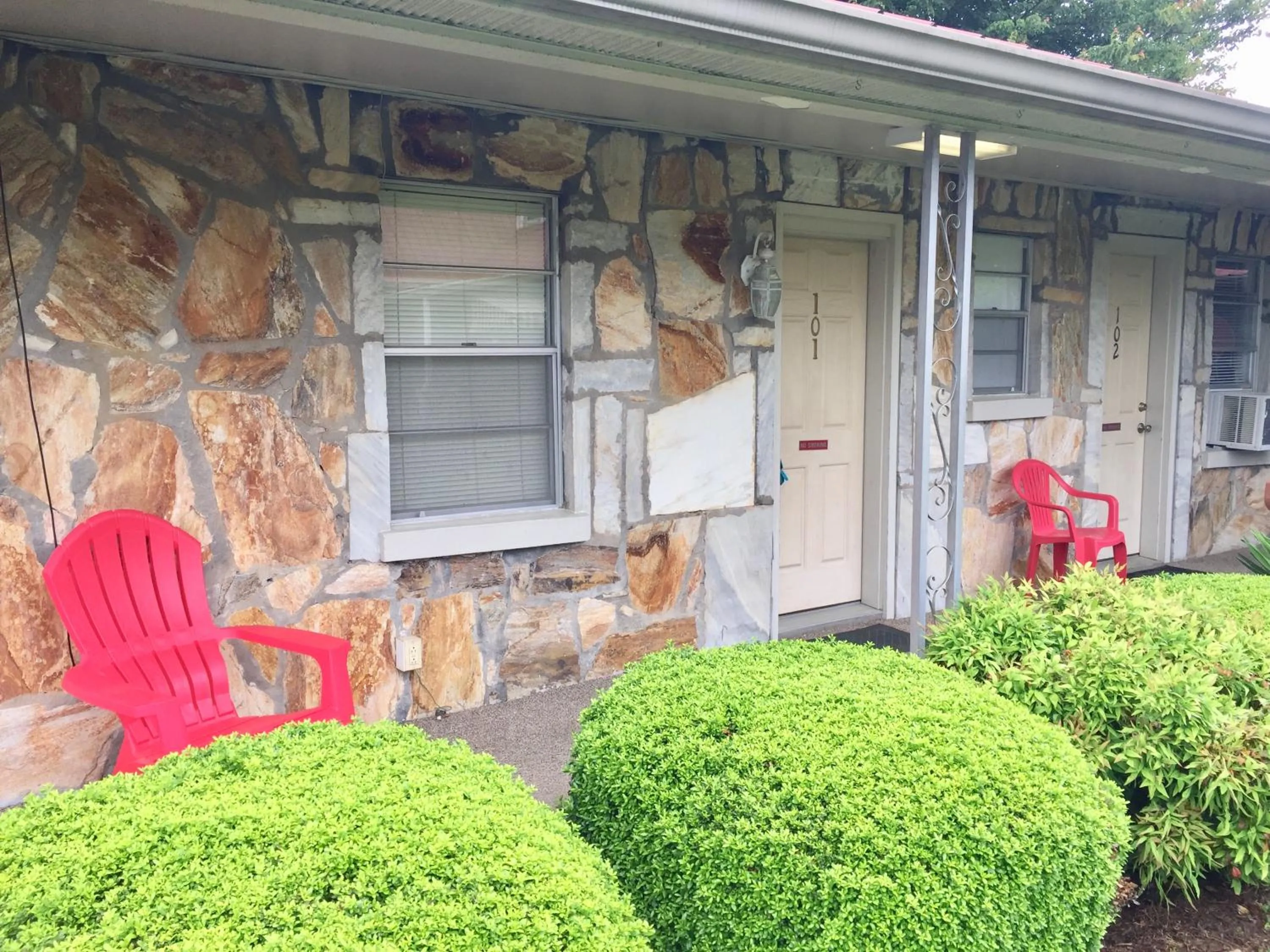 Phillips Historic Motel & Cottages