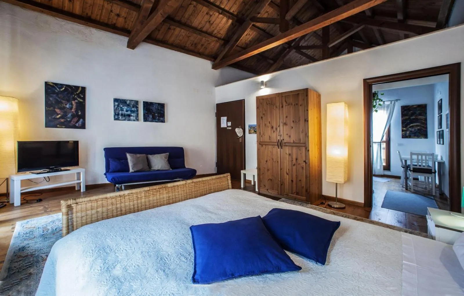 Bed in Studio Apartments Centro Storico Via Manno