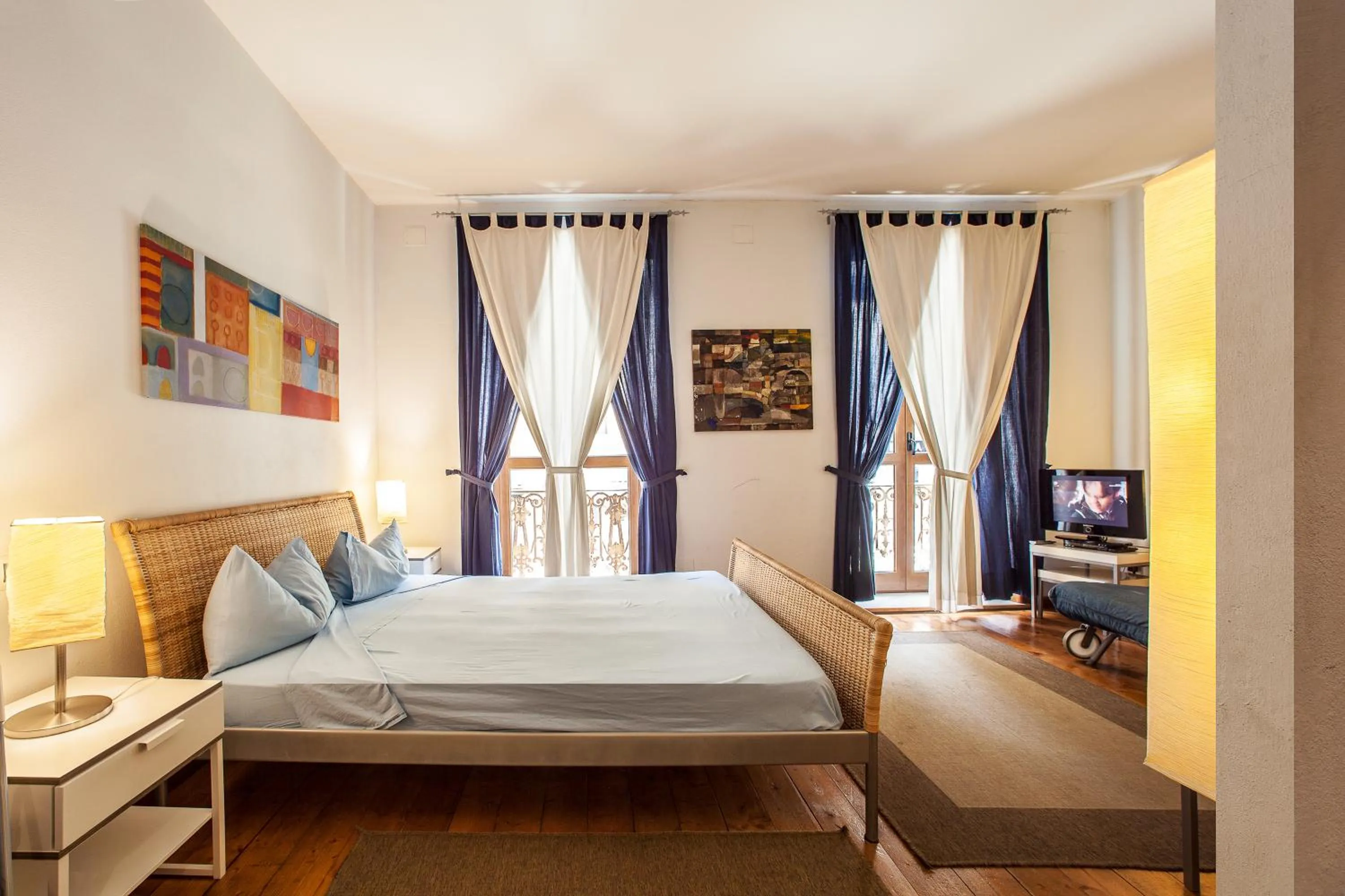 TV and multimedia, Bed in Studio Apartments Centro Storico Via Manno
