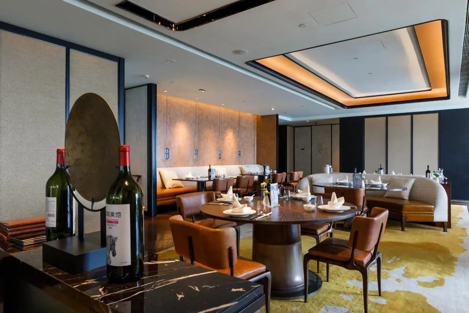 Restaurant/places to eat in Jumeirah Nanjing Restaurant/places to eat in Jumeirah Nanjing