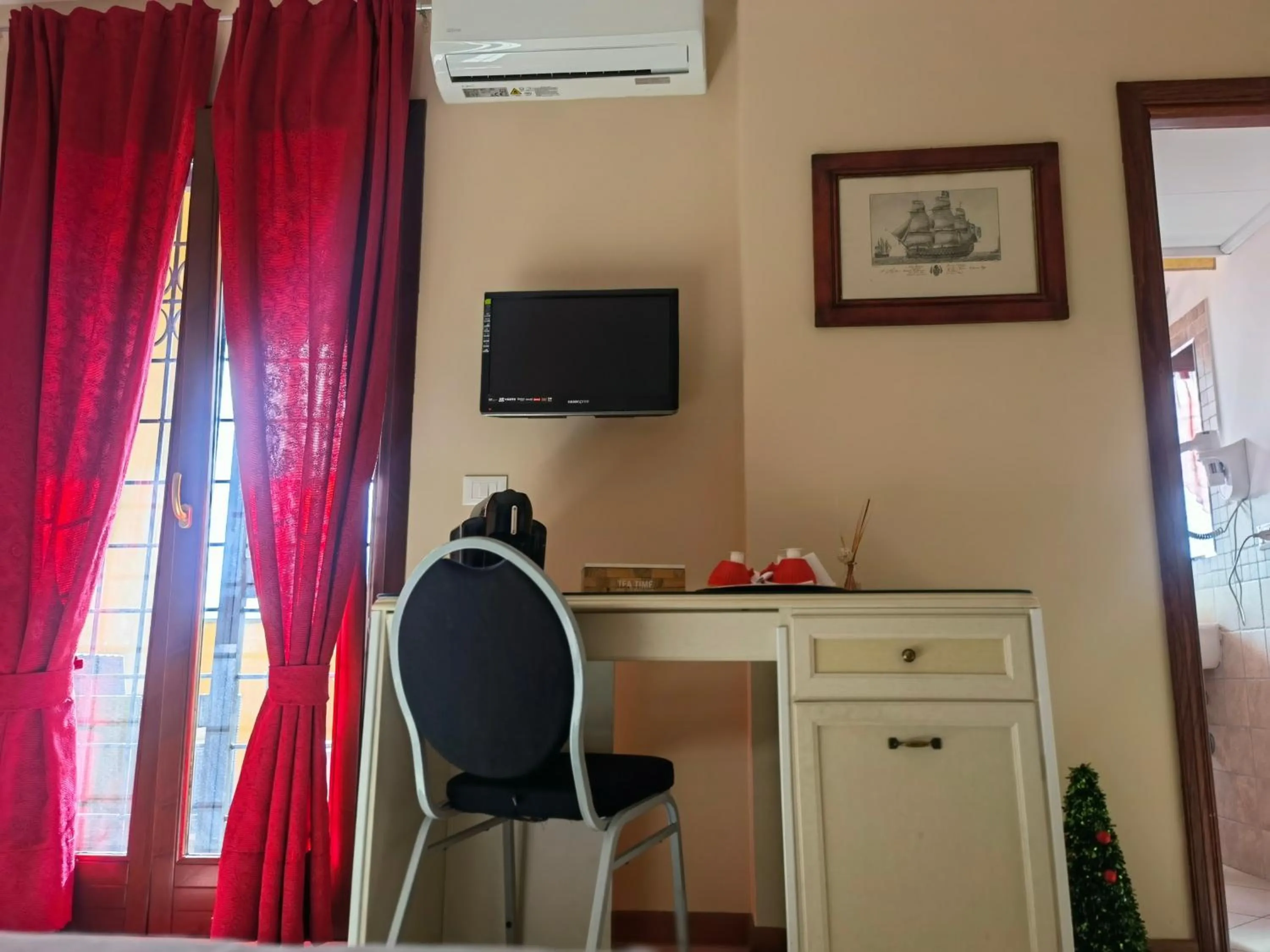 hair dresser in Fiumicino Inn Airport