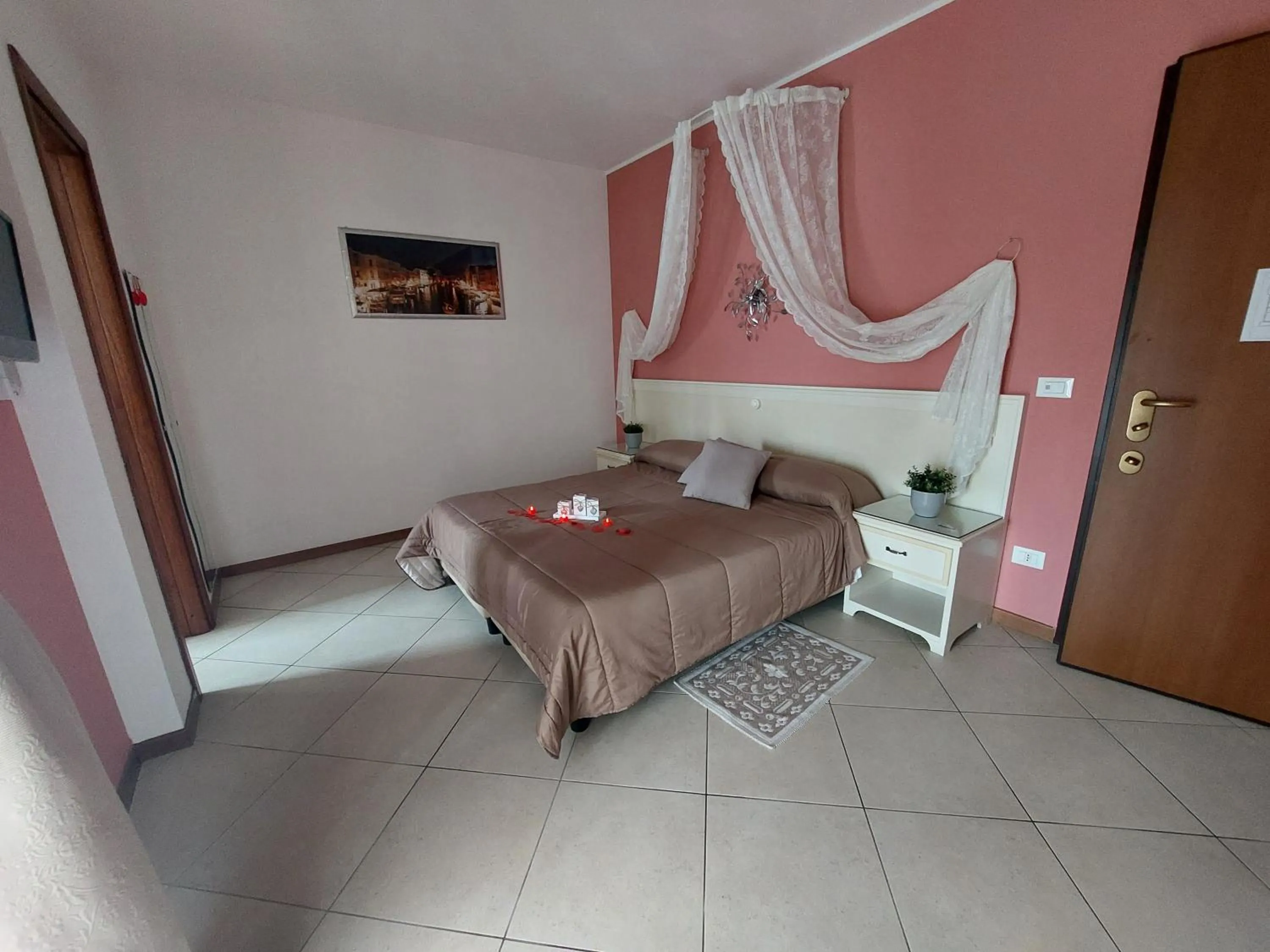 Bedroom, Bed in Fiumicino Inn Airport