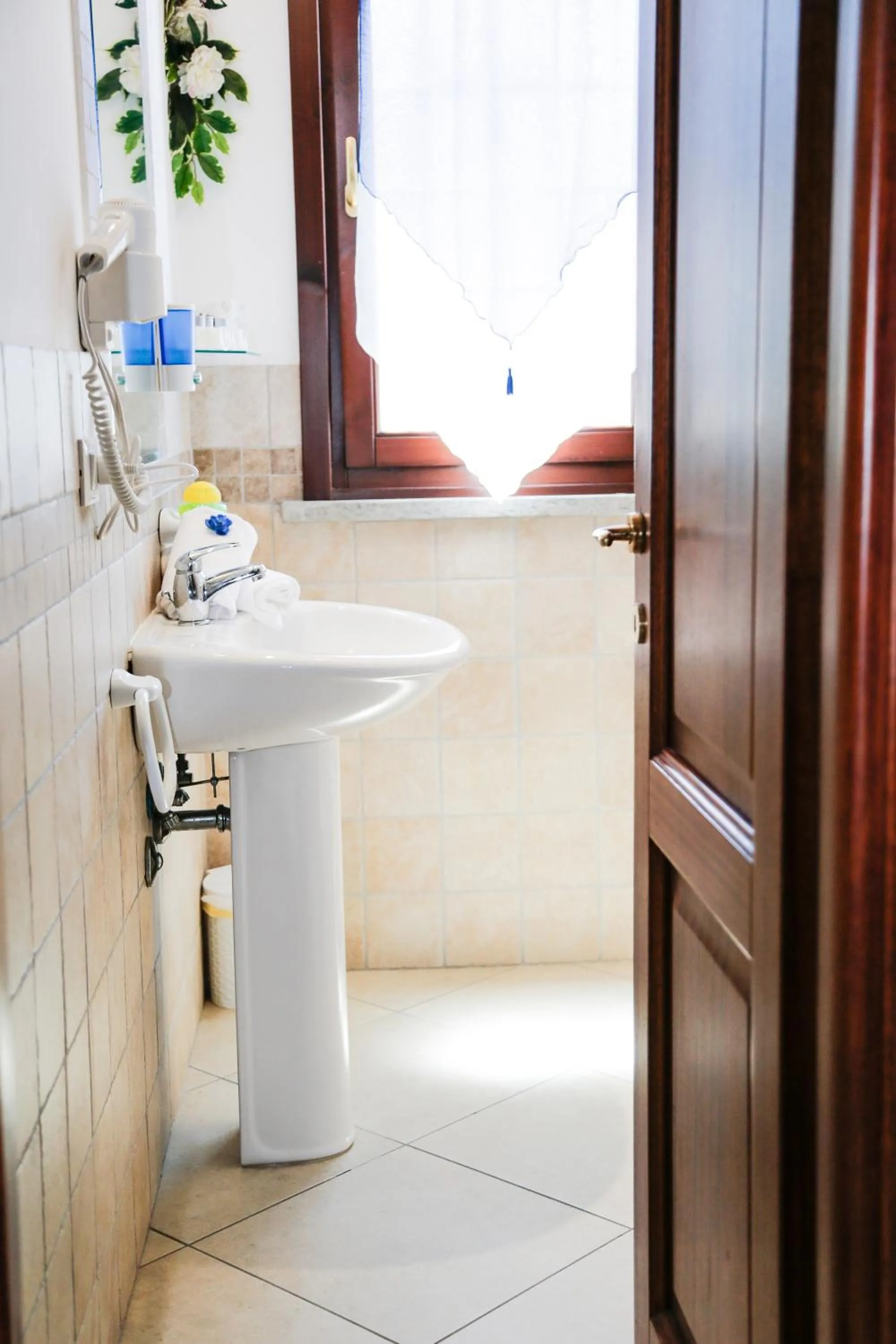 Bathroom in Fiumicino Inn Airport