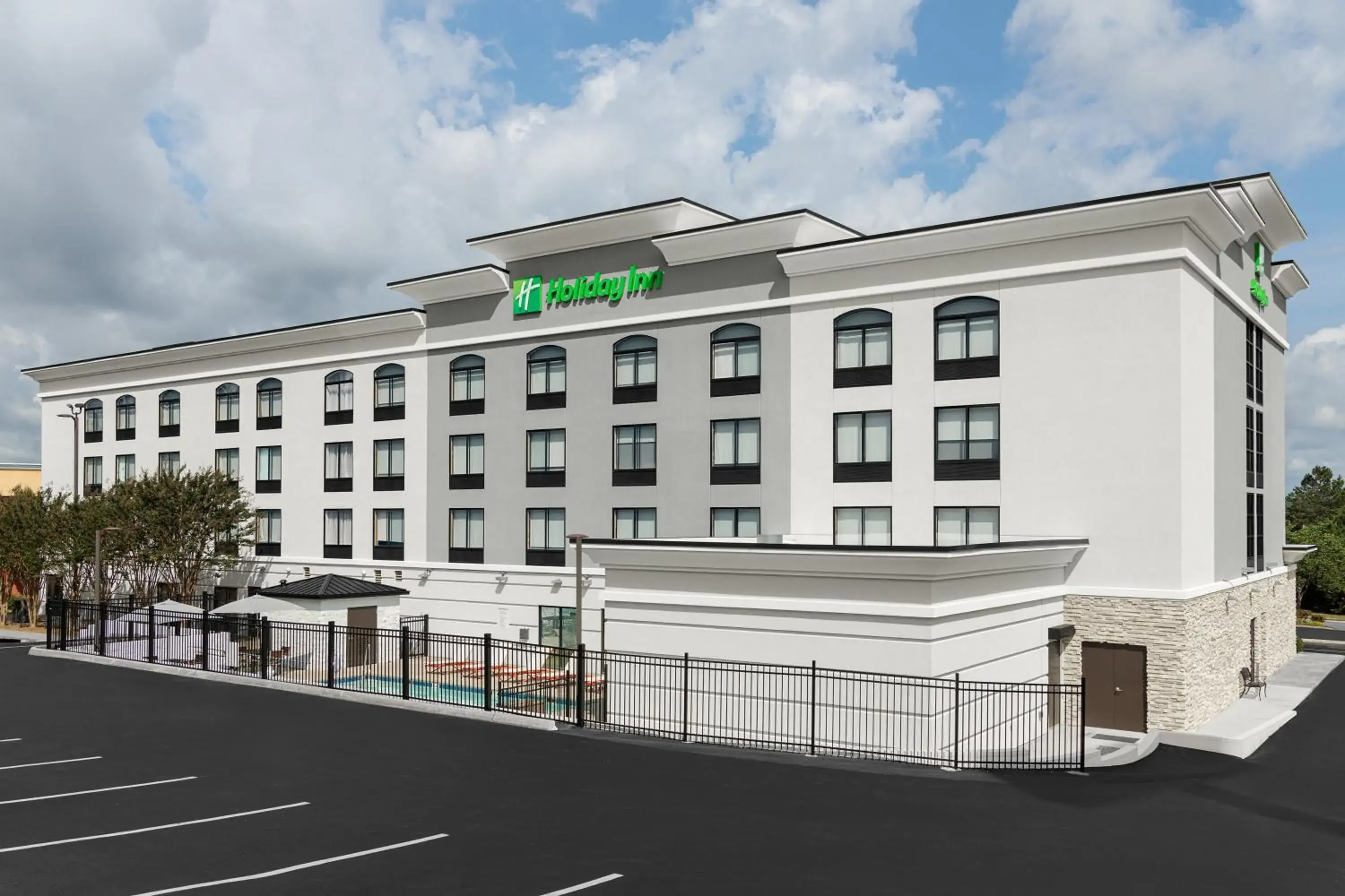Swimming pool in Holiday Inn Cleveland by IHG Swimming pool in Holiday Inn Cleveland by IHG