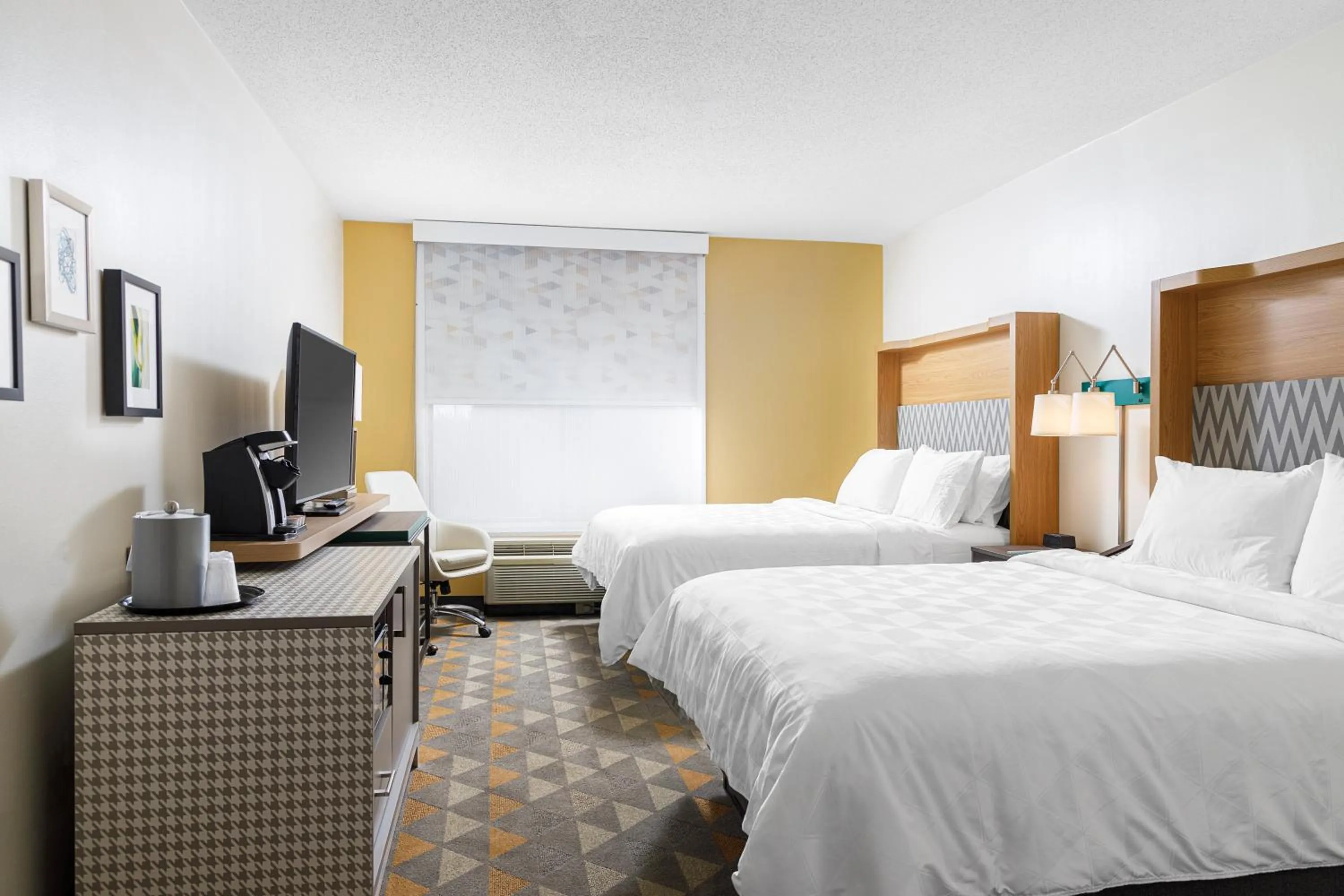 Photo of the whole room, Bed in Holiday Inn Cleveland by IHG