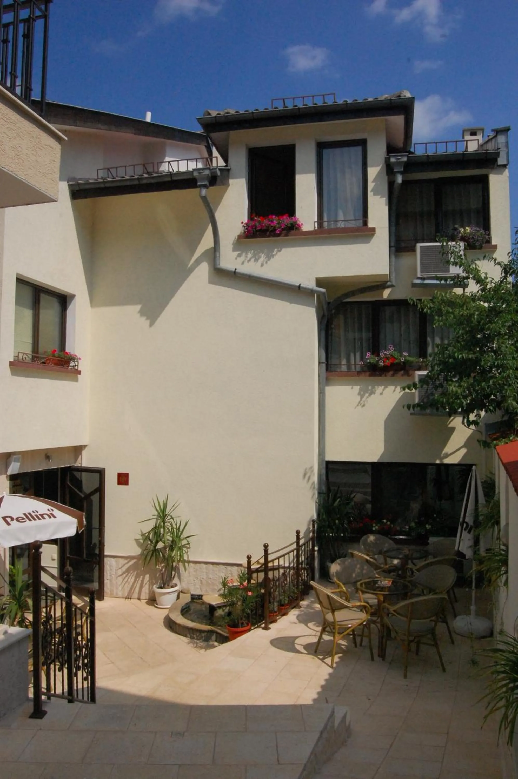 Patio in Family Hotel Familia