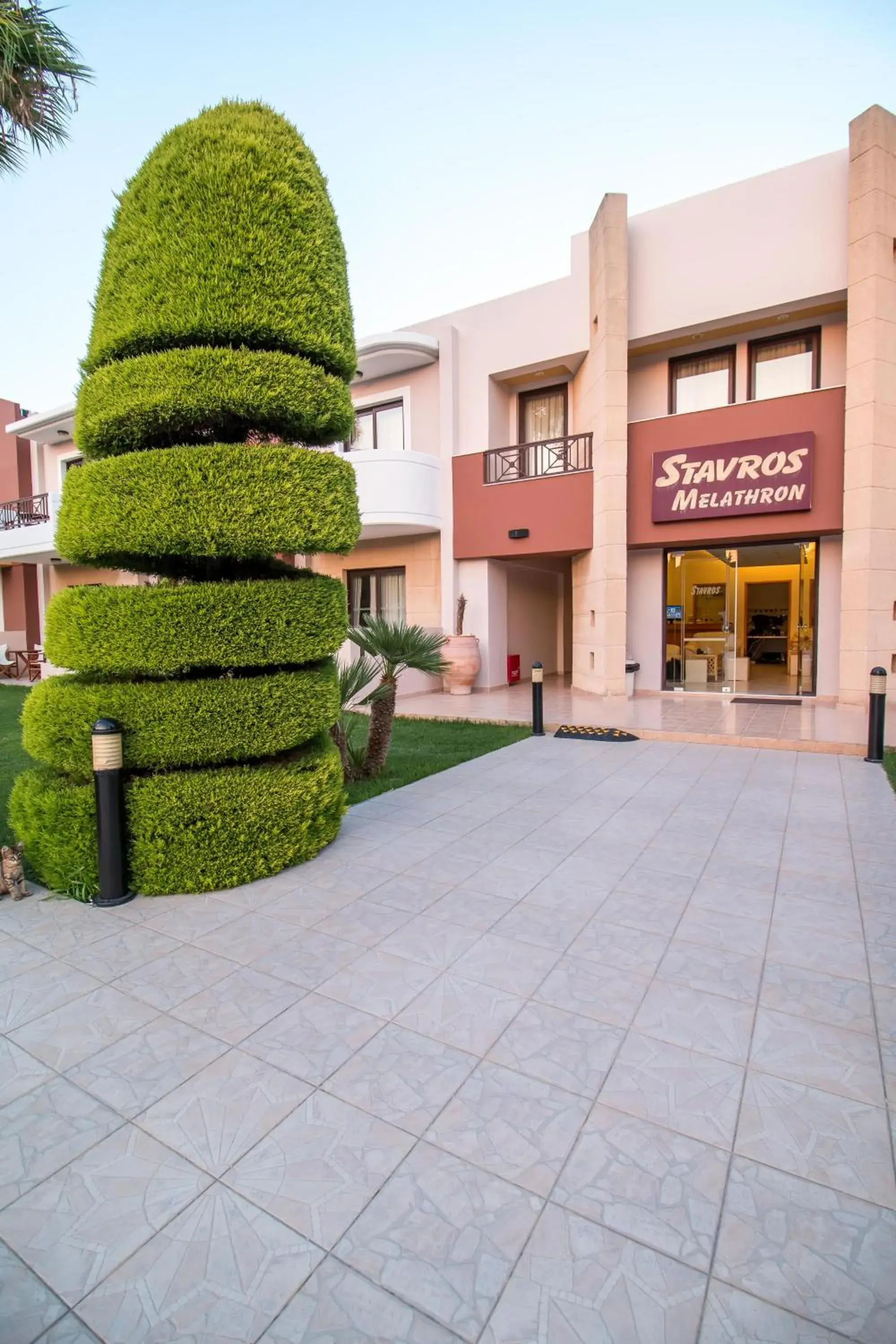 Facade/entrance in Stavros Melathron Studios Facade/entrance in Stavros Melathron Studios