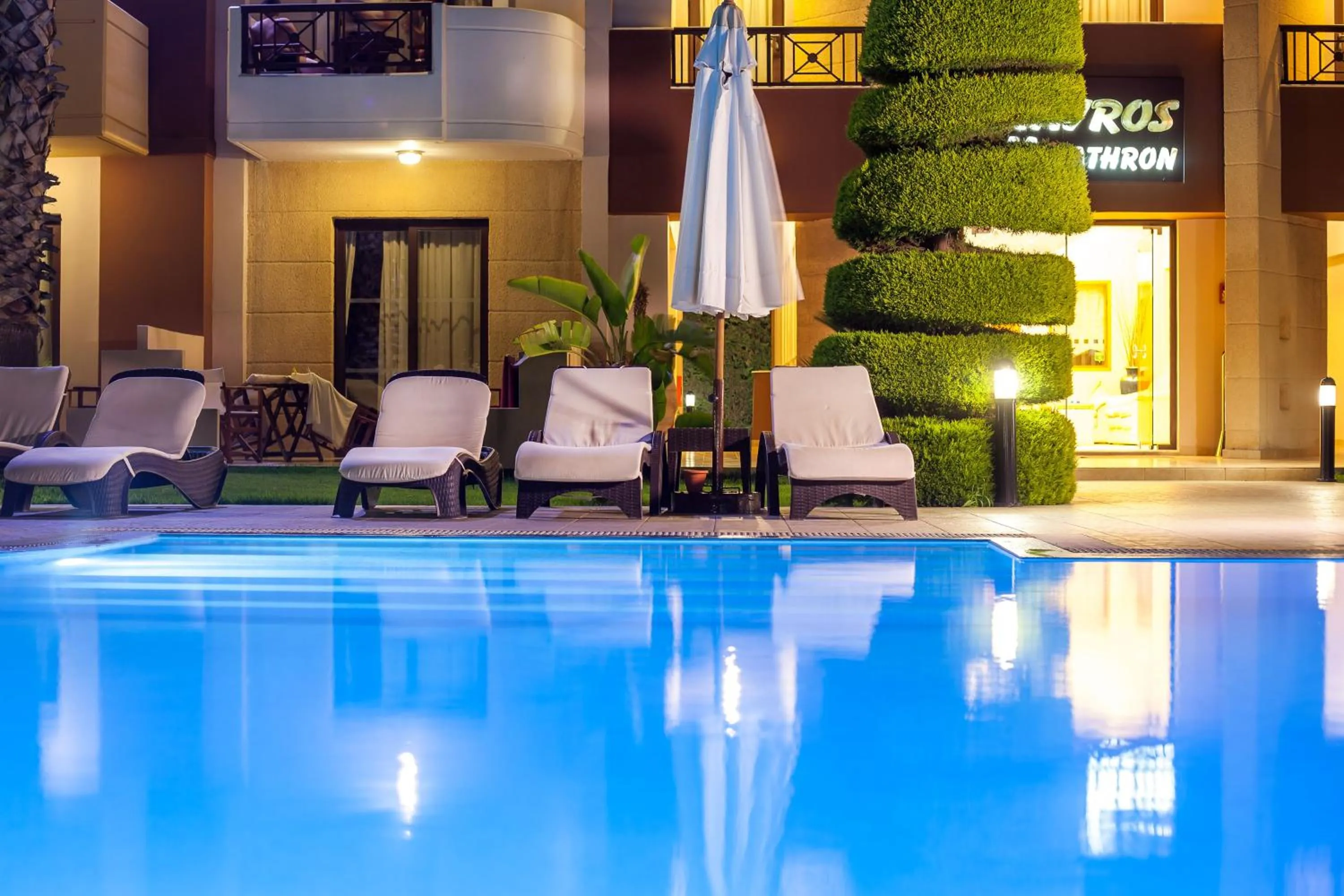 Swimming pool in Stavros Melathron Studios