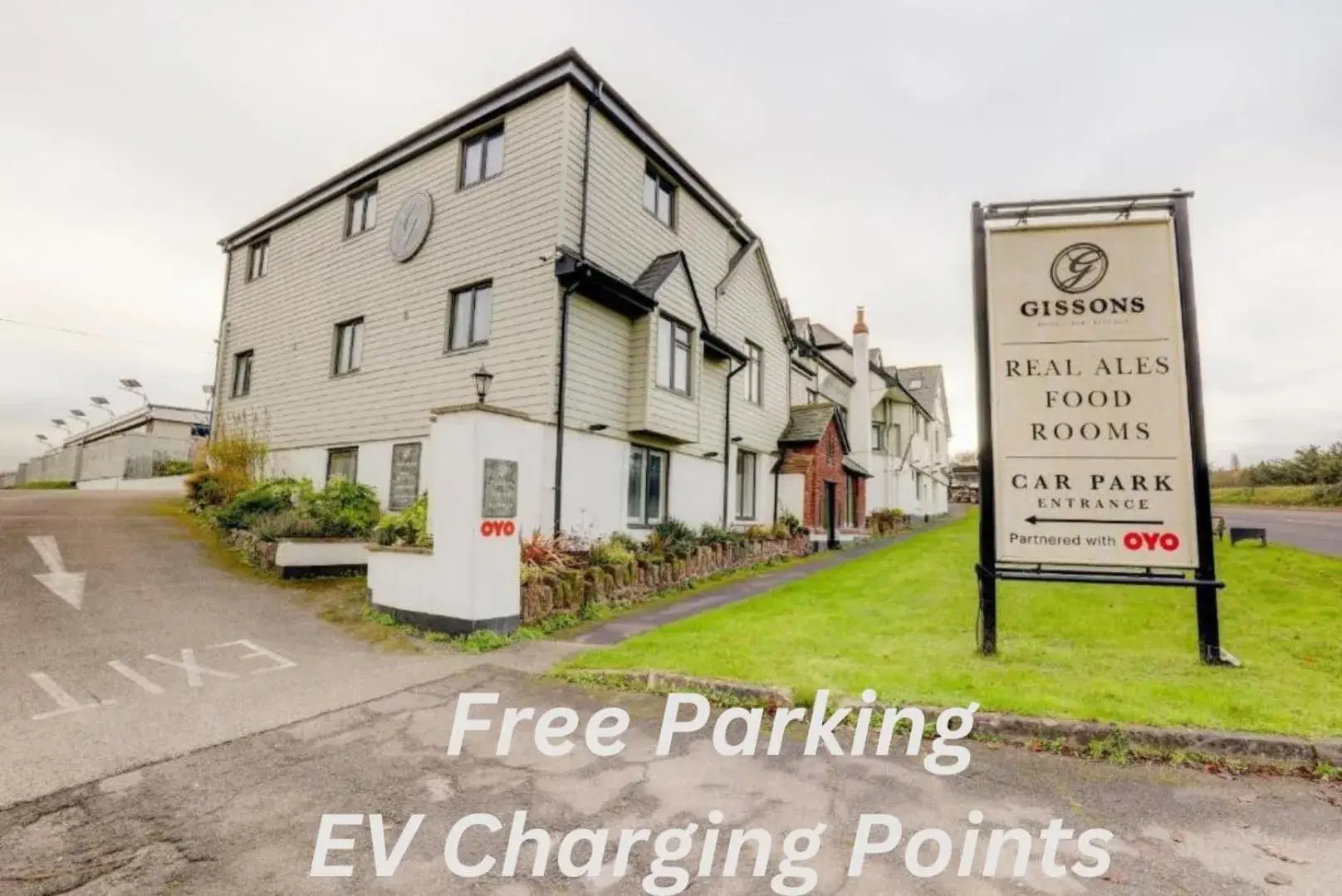 Facade/entrance in The Gissons Hotel - Exeter Airport & M5 Facade/entrance in The Gissons Hotel - Exeter Airport & M5