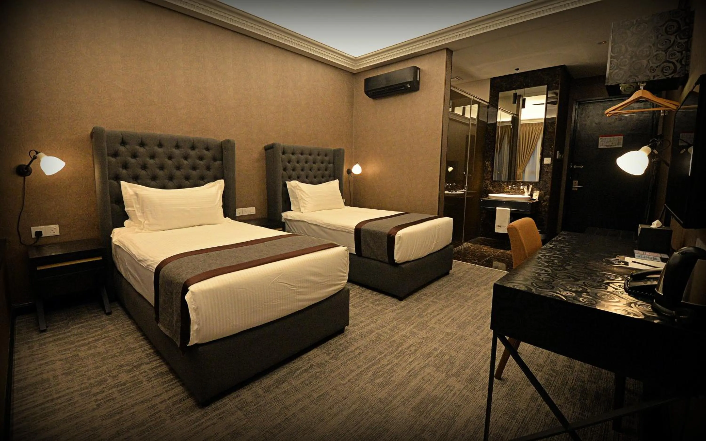 Photo of the whole room, Bed in 1969 Business Suites Bandar Botani, Ipoh