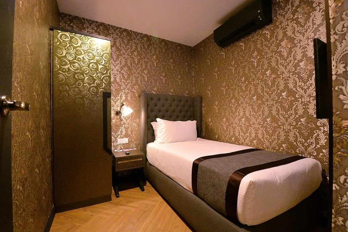 Bed in 1969 Business Suites Bandar Botani, Ipoh