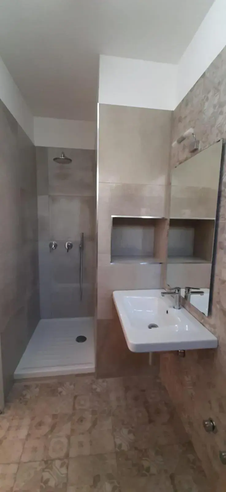 Double Room with Private Bathroom in Residence Adriatico Double Room with Private Bathroom in Residence Adriatico