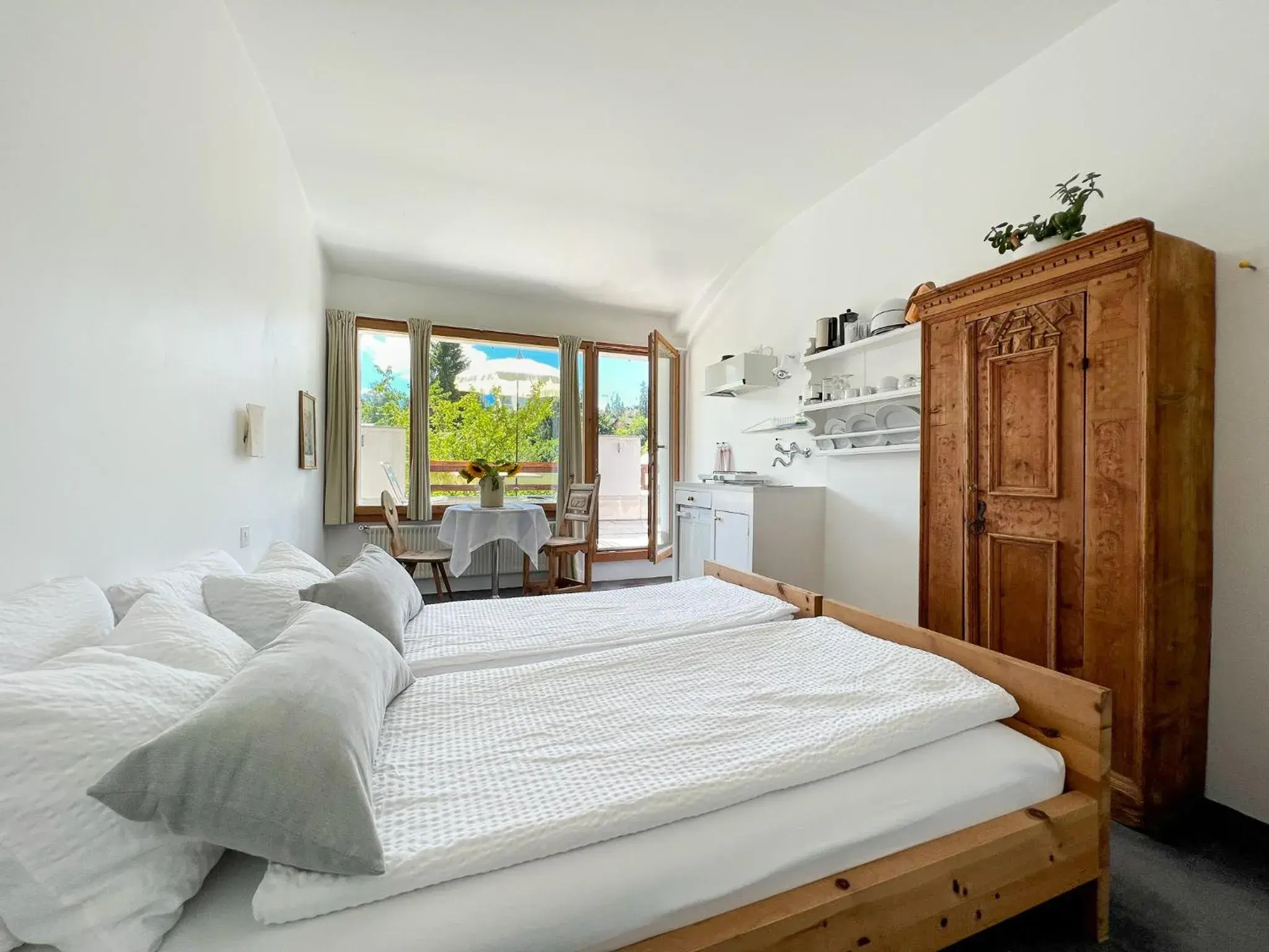 Double Room with Shared Toilet in Casa Las Caglias Double Room with Shared Toilet in Casa Las Caglias