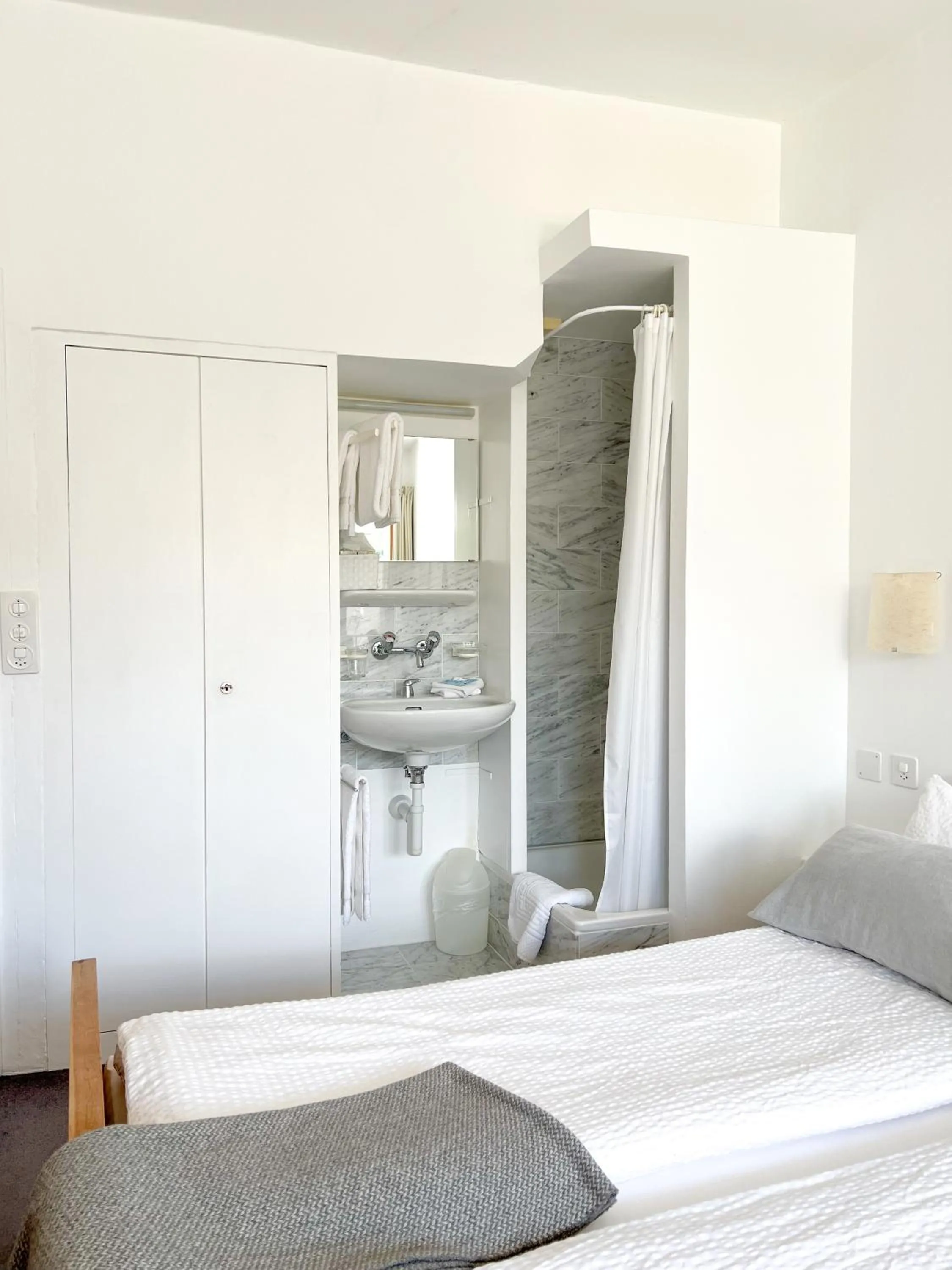 Shower, Bed in Casa Las Caglias