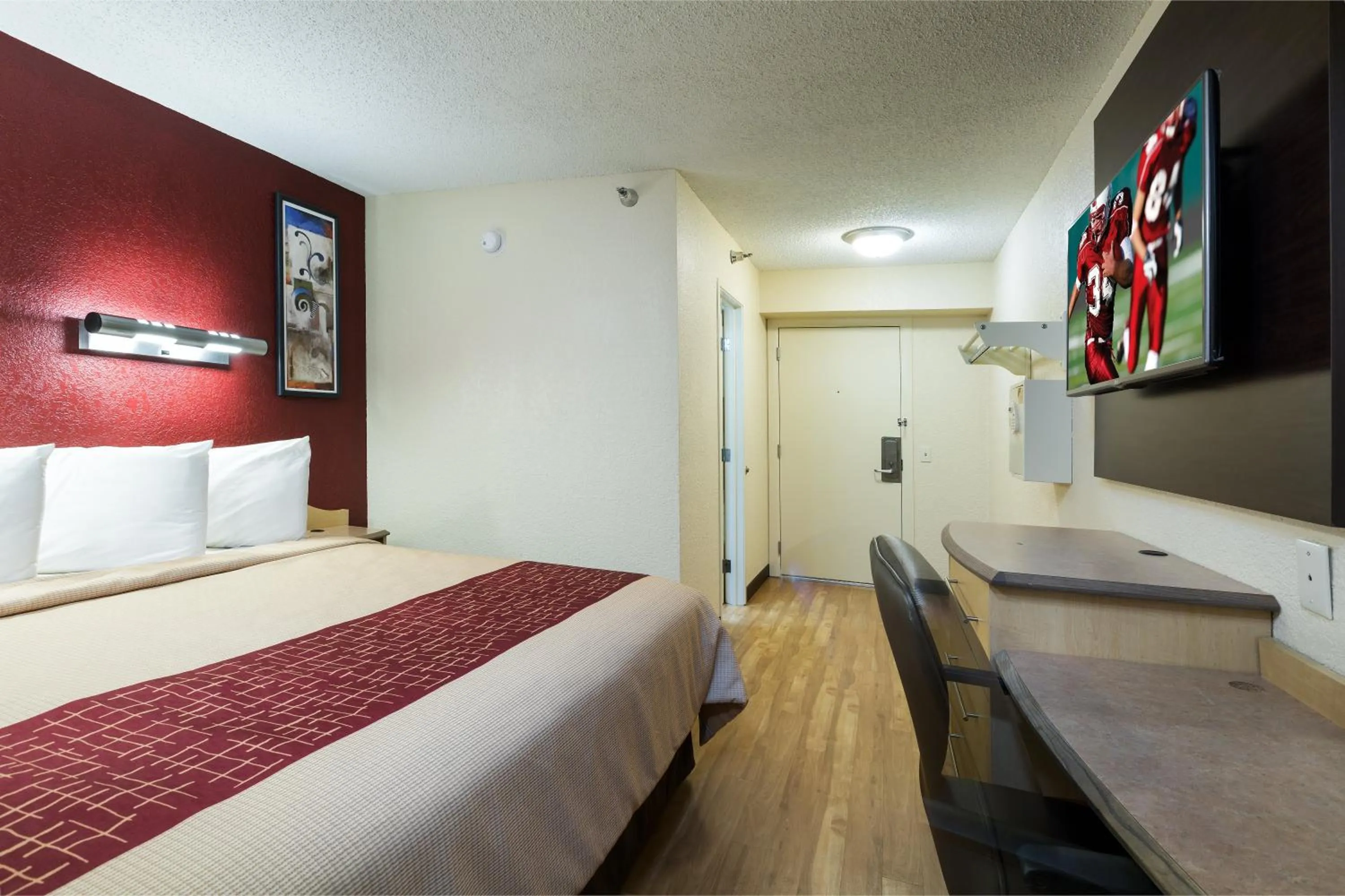 Photo of the whole room in Red Roof Inn Houston Westchase