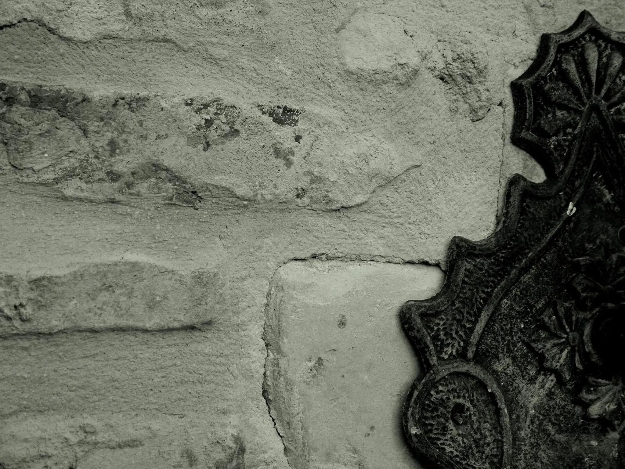 Decorative detail in La Francigena