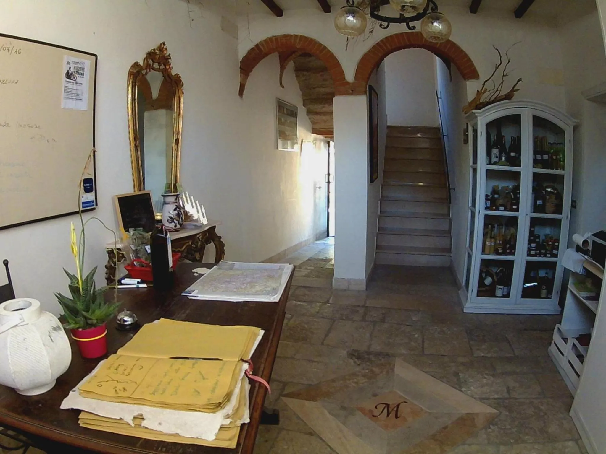 Lobby or reception in La Francigena