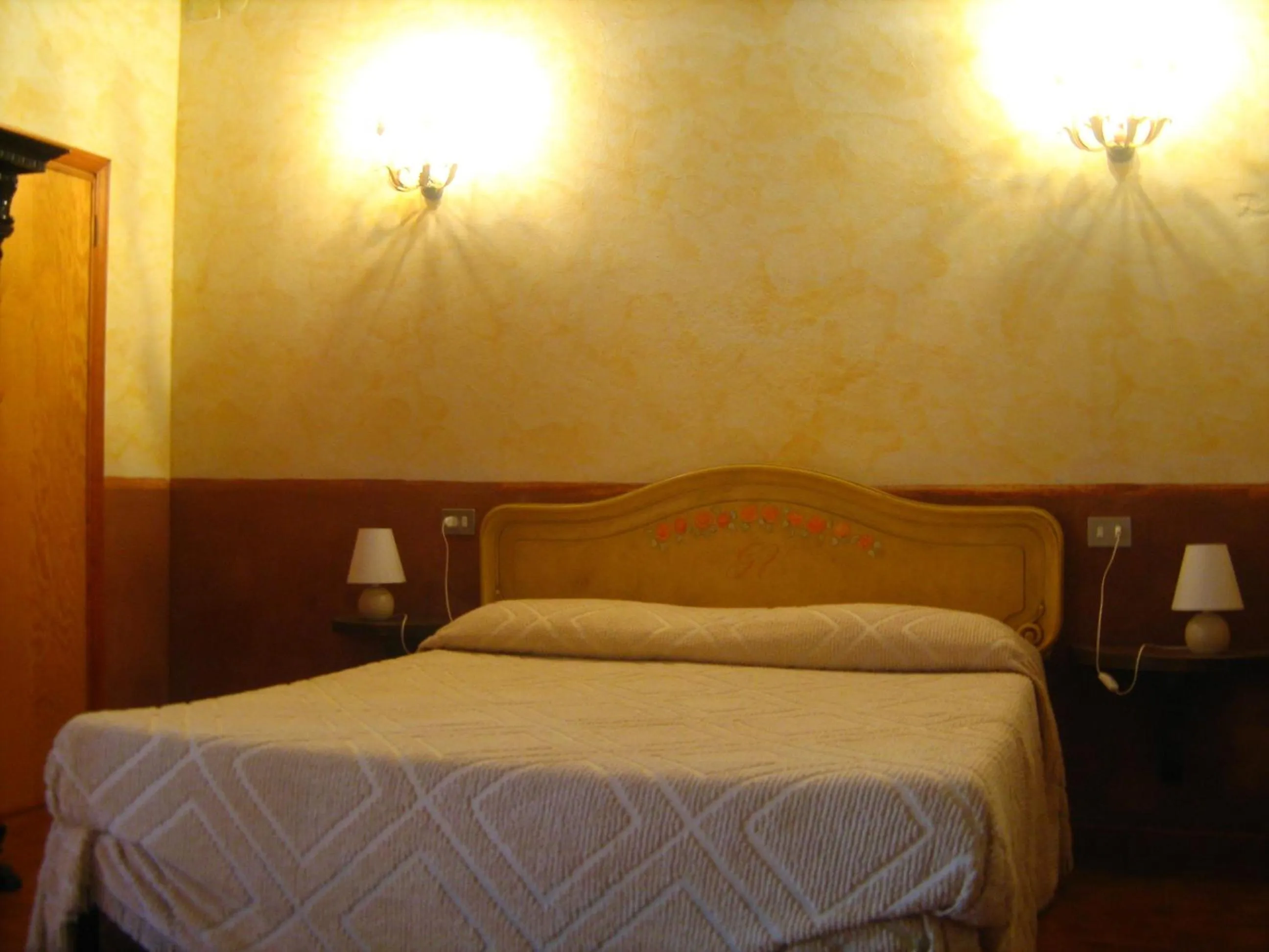 Photo of the whole room in La Francigena