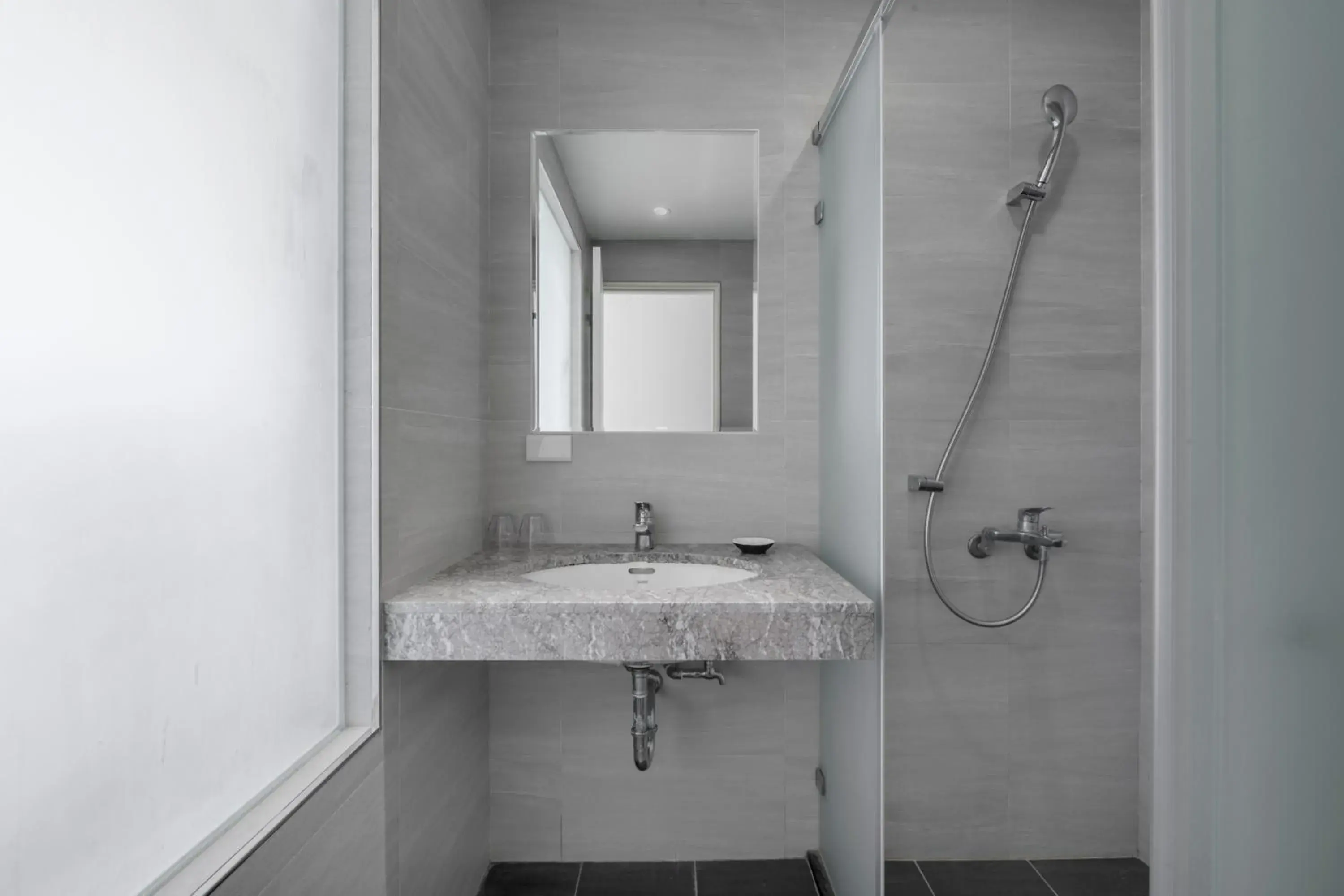 Shower in CHECK inn Express Taichung Fuxing Shower in CHECK inn Express Taichung Fuxing